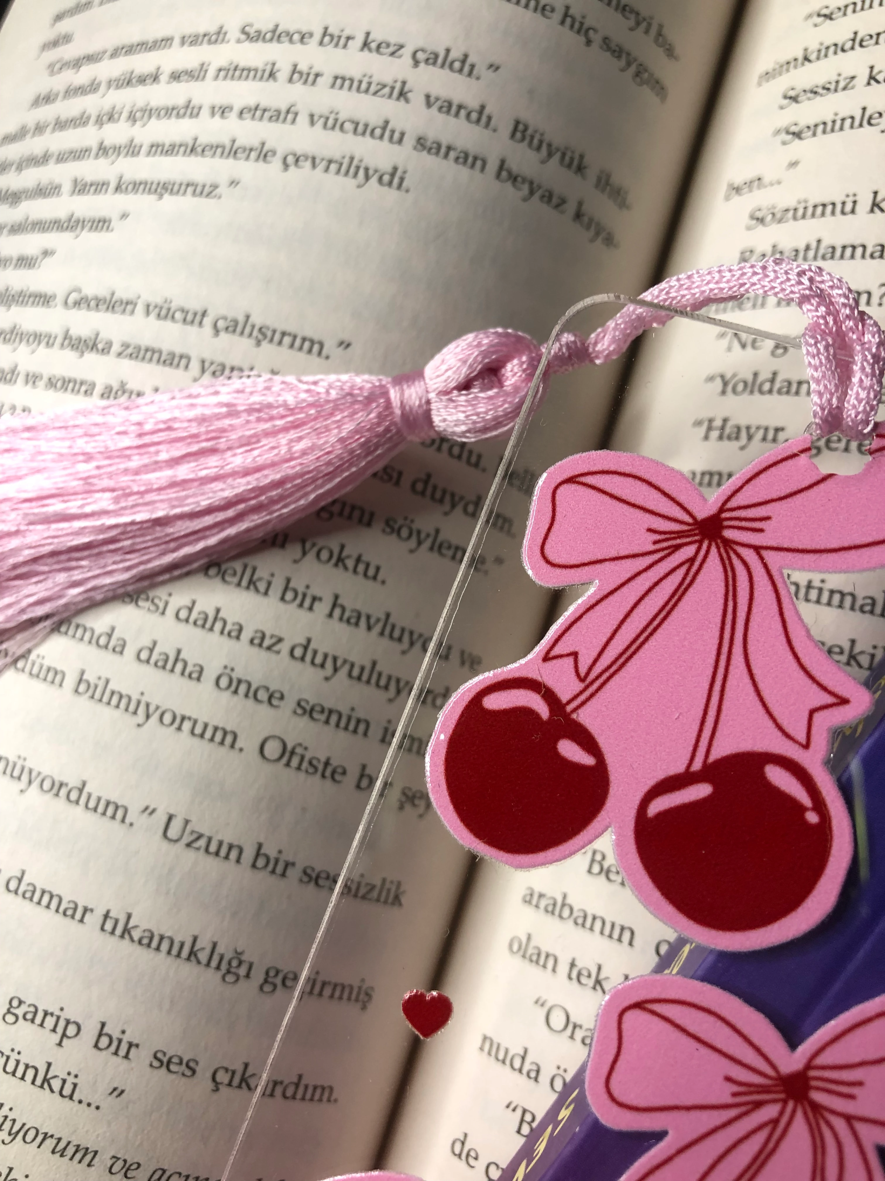 Kiraz Pleksi Kitap Ayracı