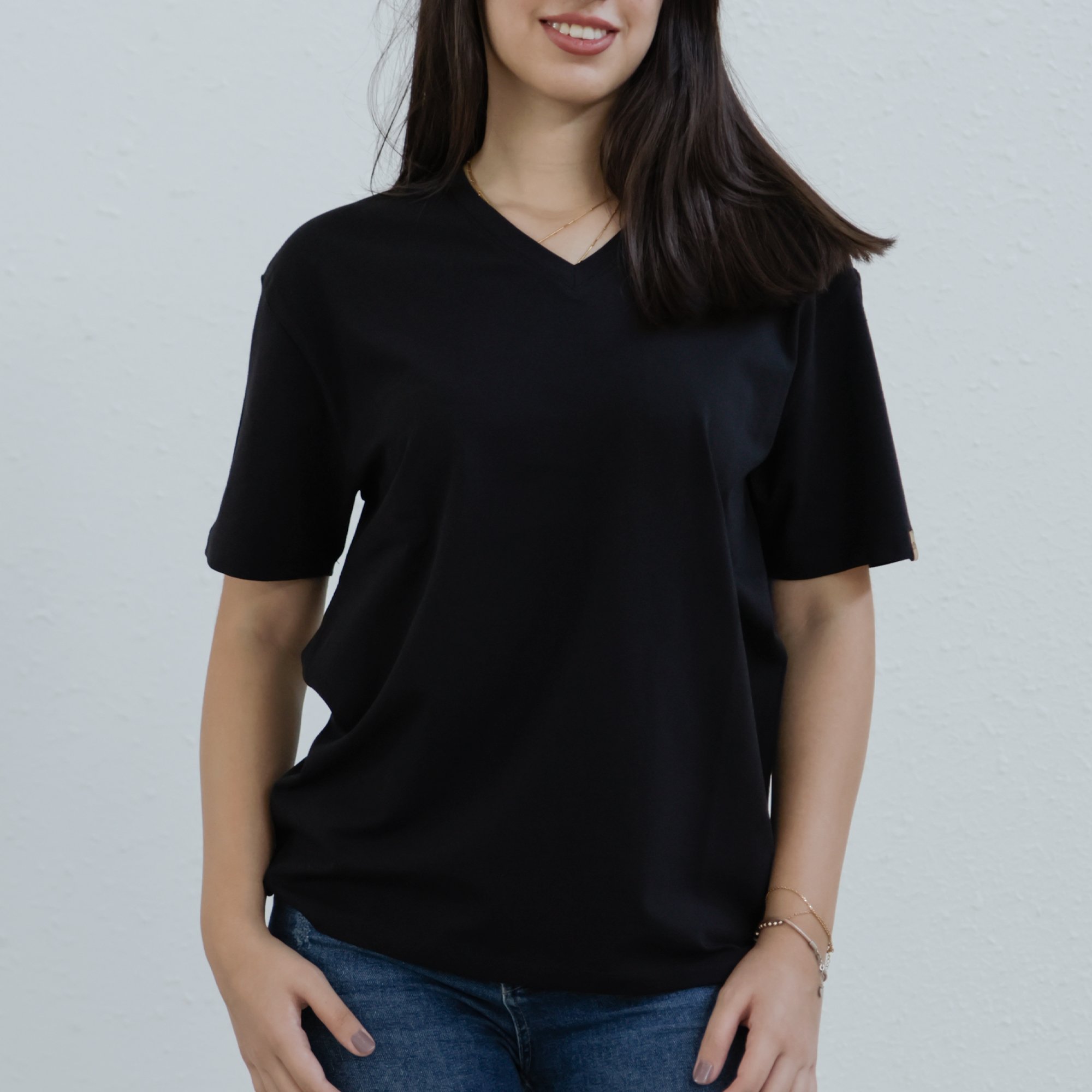 Unisex V Yaka Tişört - Siyah