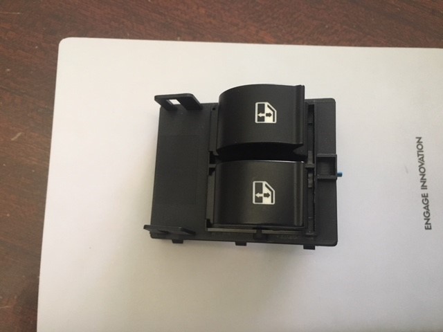 KAPI CAM ACMA DÜĞMESİ PEUGEOT BIPPER-CİTROEN NEMO    6490.G8