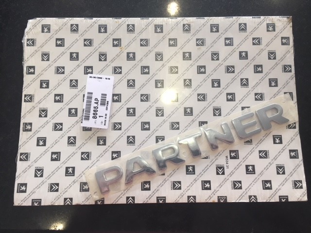 Peugeot Partner Bagaj  Yazısı   8665.AP