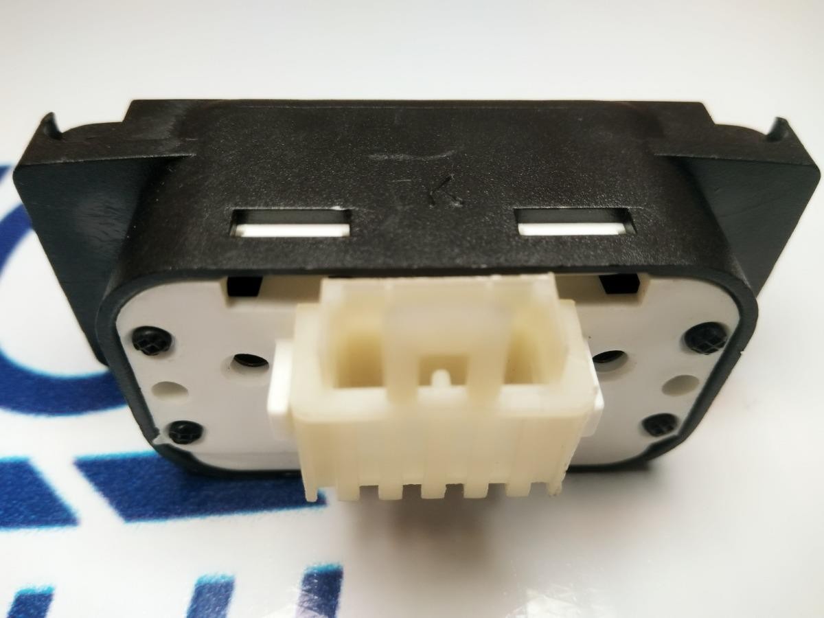 FIAT TEMPRA TİPO SAĞ ÖN ve ARKA CAM ANAHTARI DÜĞMESİ   7592533
