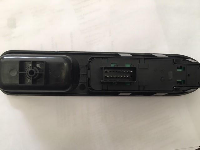 PEUGEOT 207+C3+PİCASSO KAPI CAM ACMA DÜĞME SOL (İKİLİ)   6554.QC