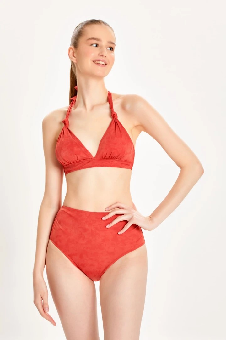 Kadın Kiremit Süet Görünümlü Toparlayıcı Yüksek Bel Boyundan Bağlı Bikini Takımı 24s106st