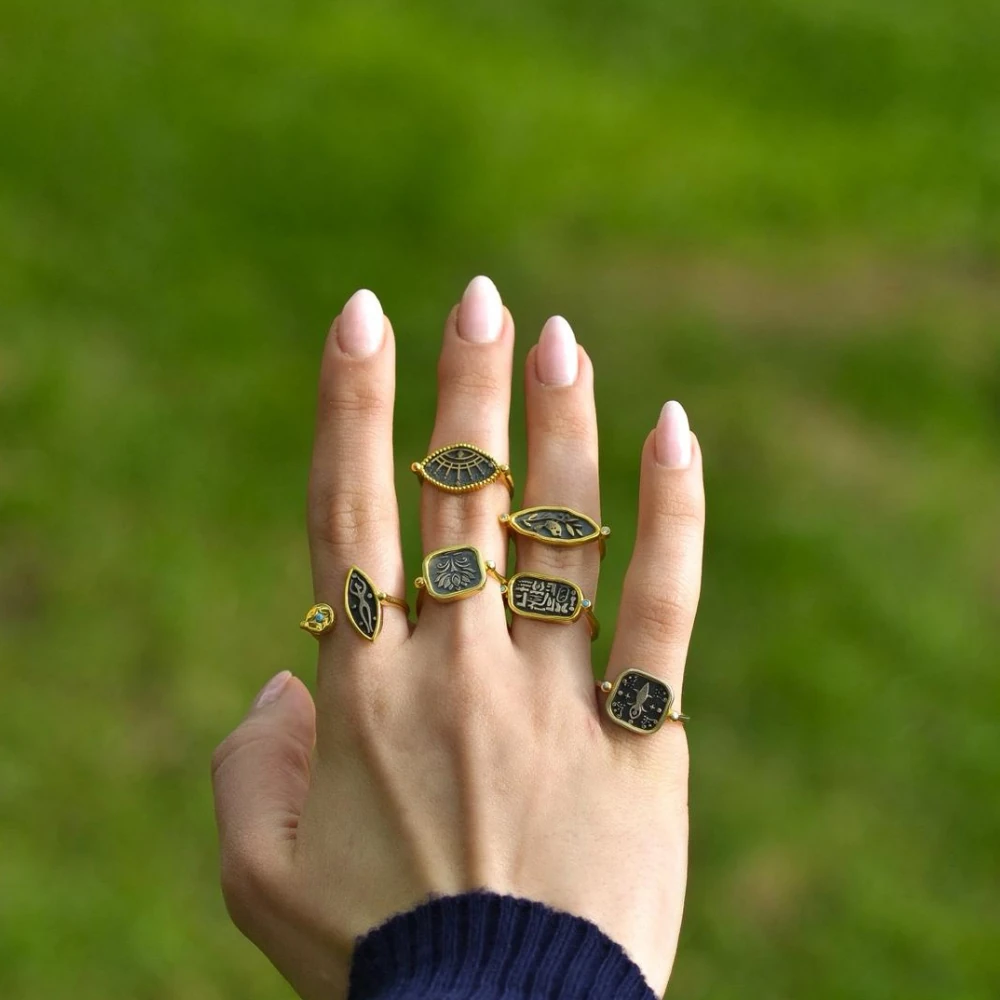 The Golden Leaf Set 4