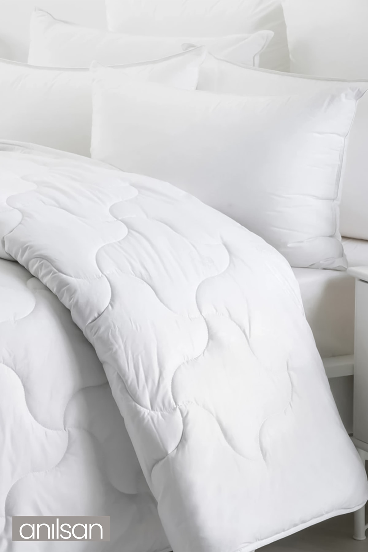 Hotel Pillow