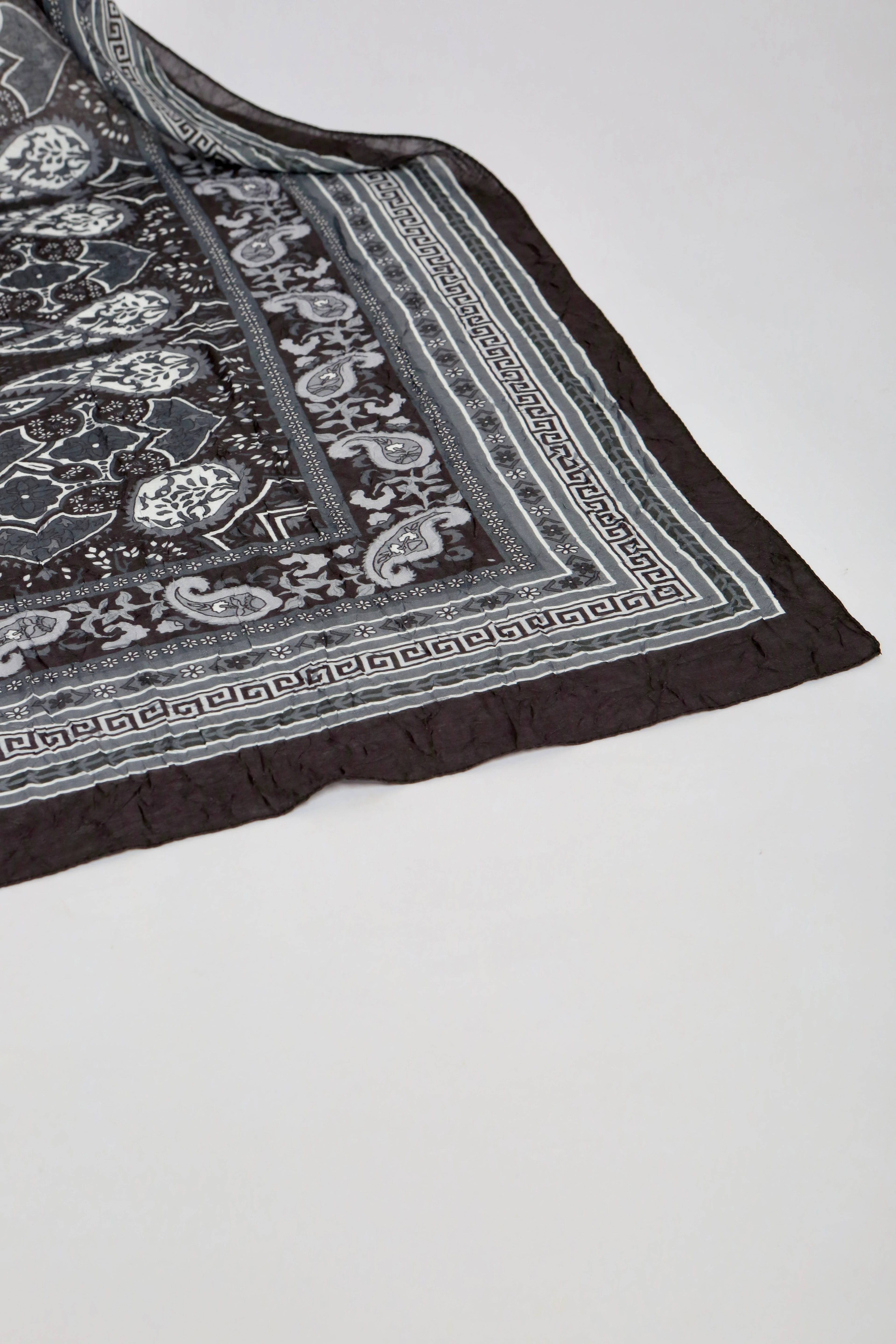 BAMBU KRAŞ ŞAL SİYAH KOLEKSİYONU