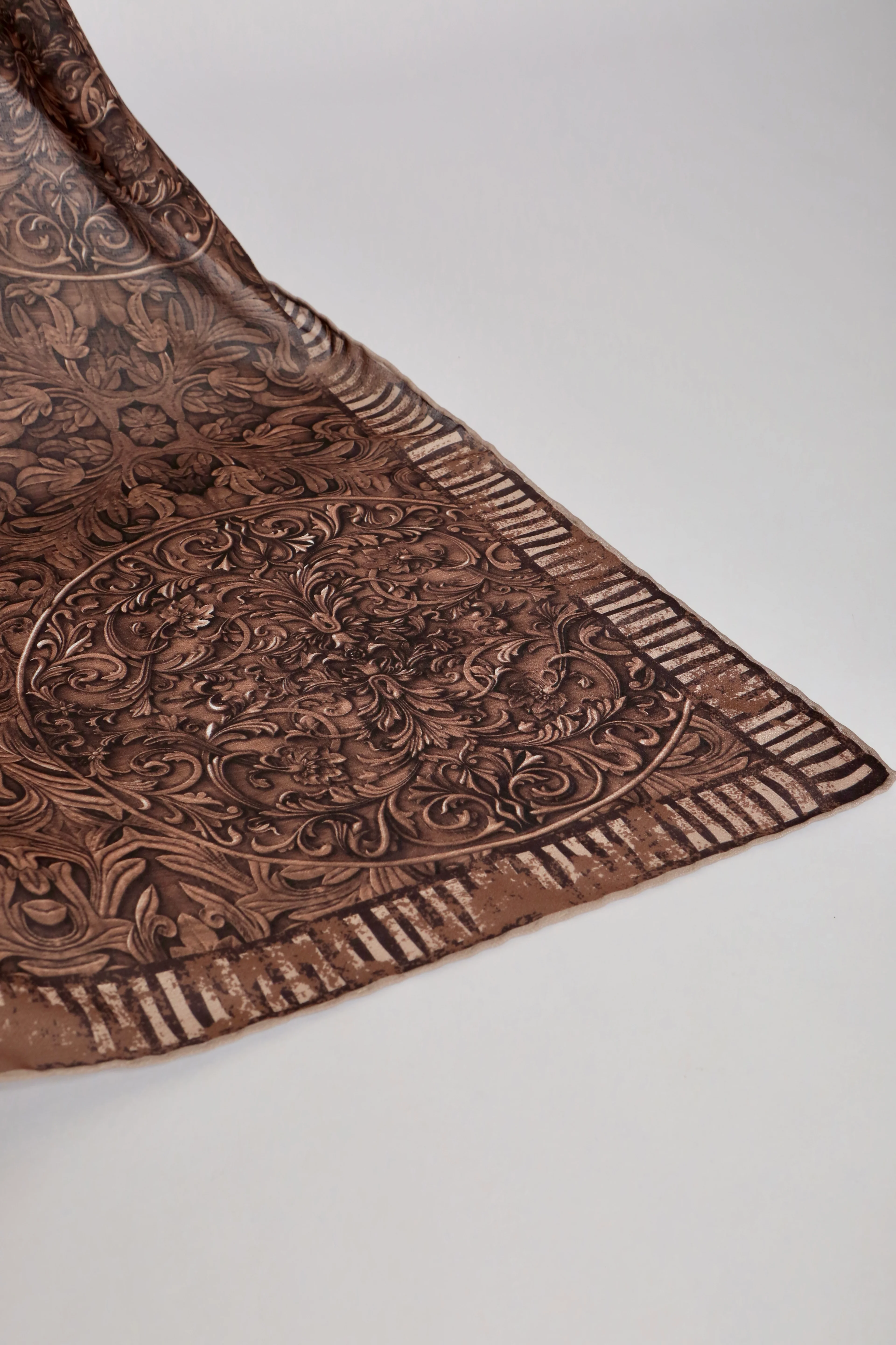 İMPERİAL DESEN RİBANA ŞAL