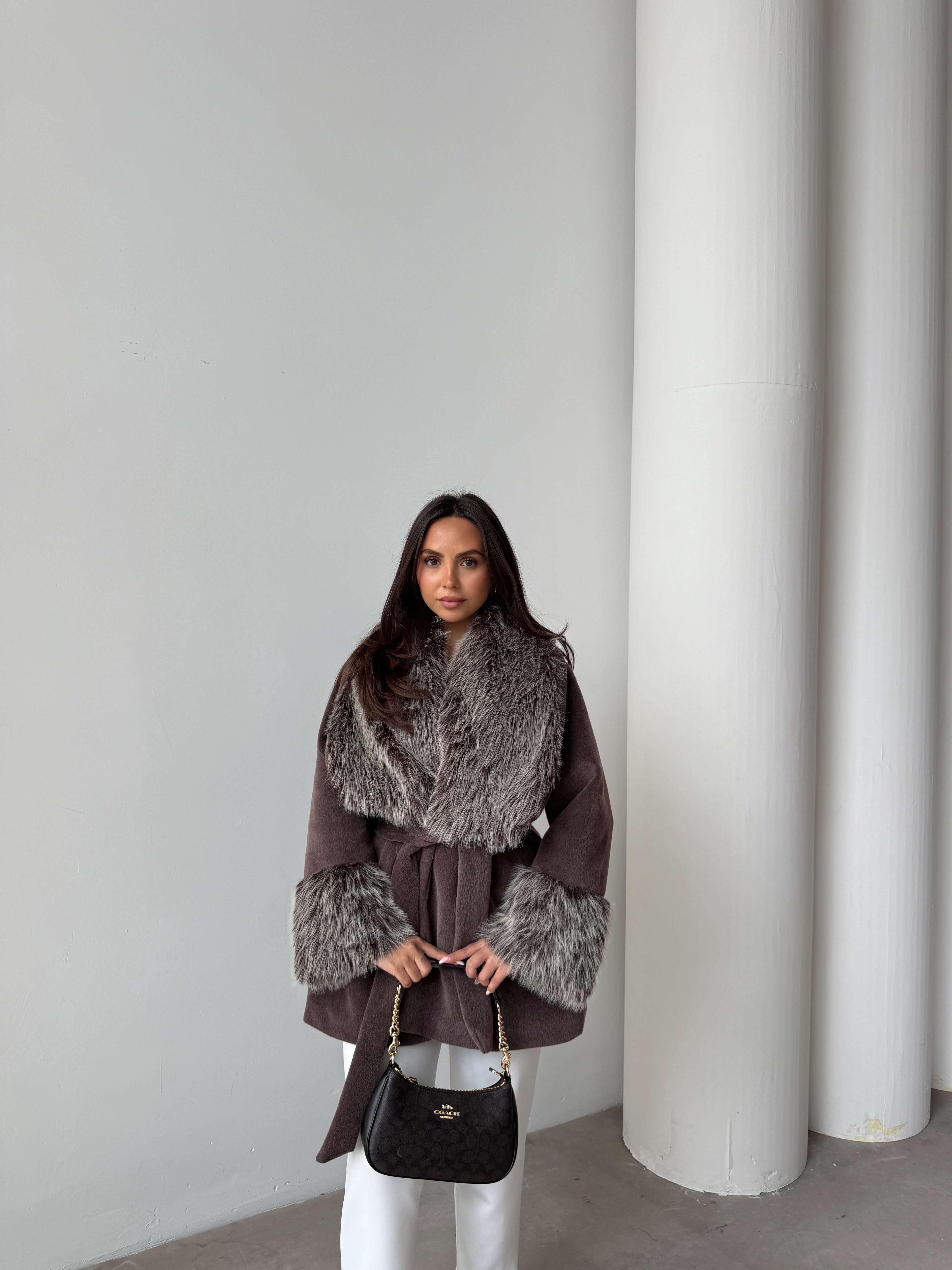 Dion Kürk Mont - Kahve