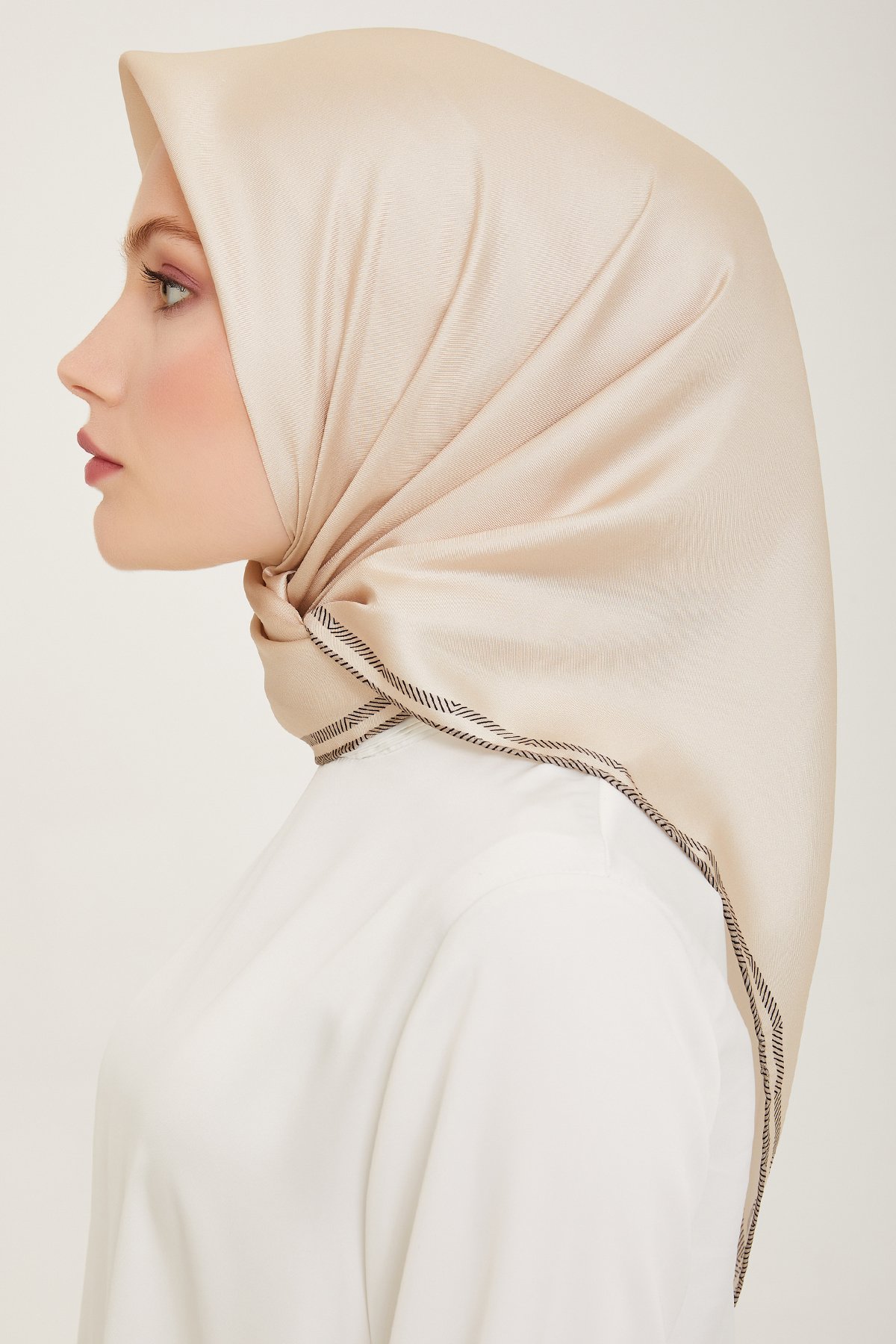 Belli Twill İpek Eşarp 4009D - Nohut Beji-08