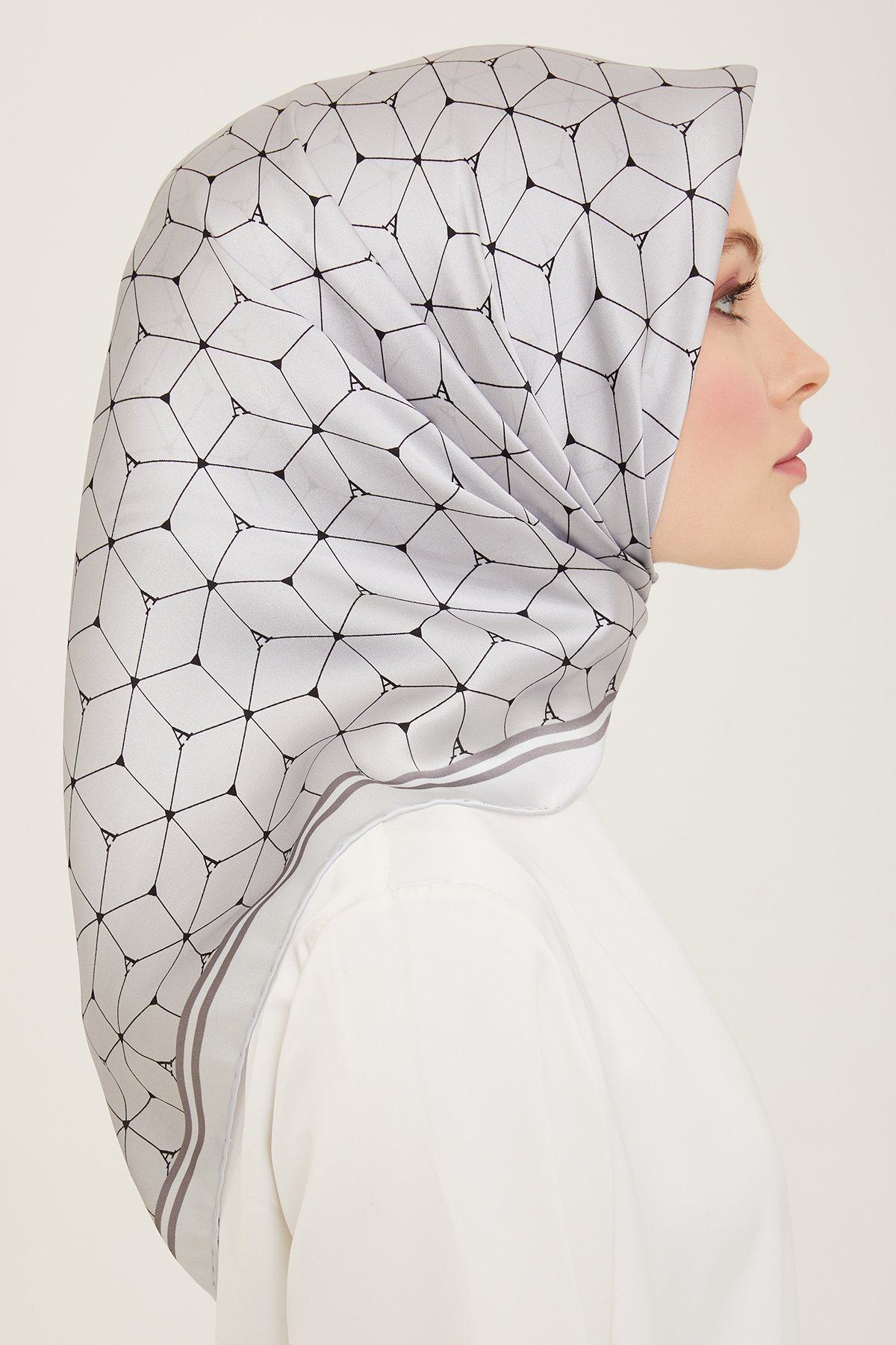 Armine Nostalji Serisi İpek Sura Eşarp 9166DS-02