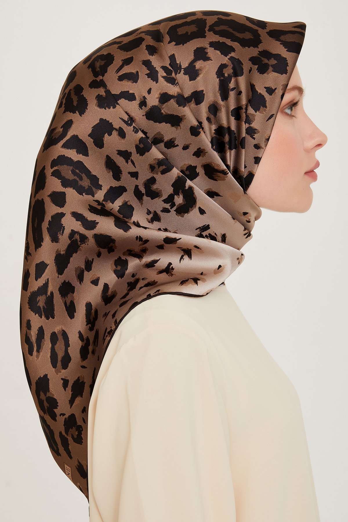 Armine Nostalji Serisi İpek Twill Eşarp 9249D-03