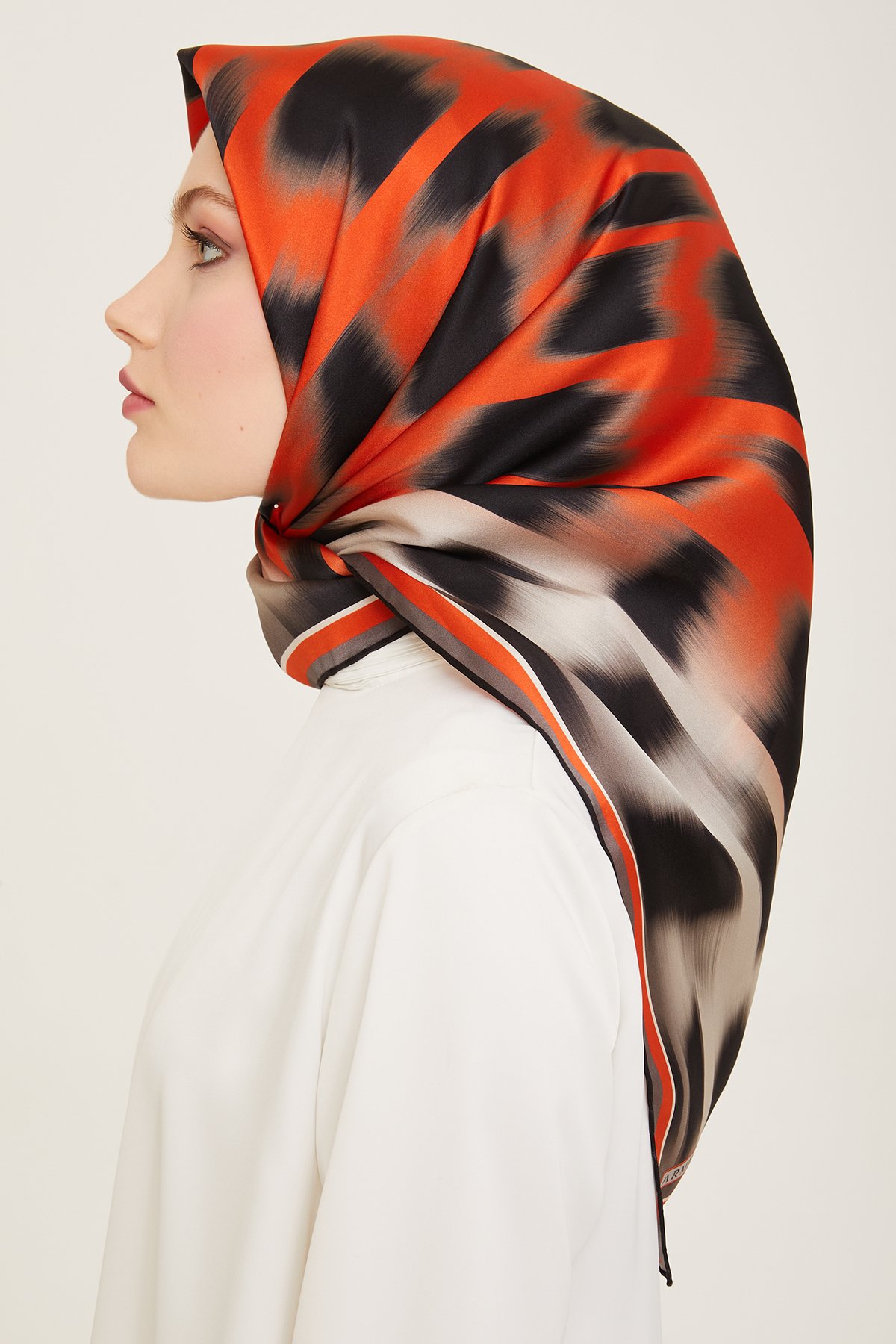Armine Nostalji Serisi Twill İpek Eşarp 9155D-03