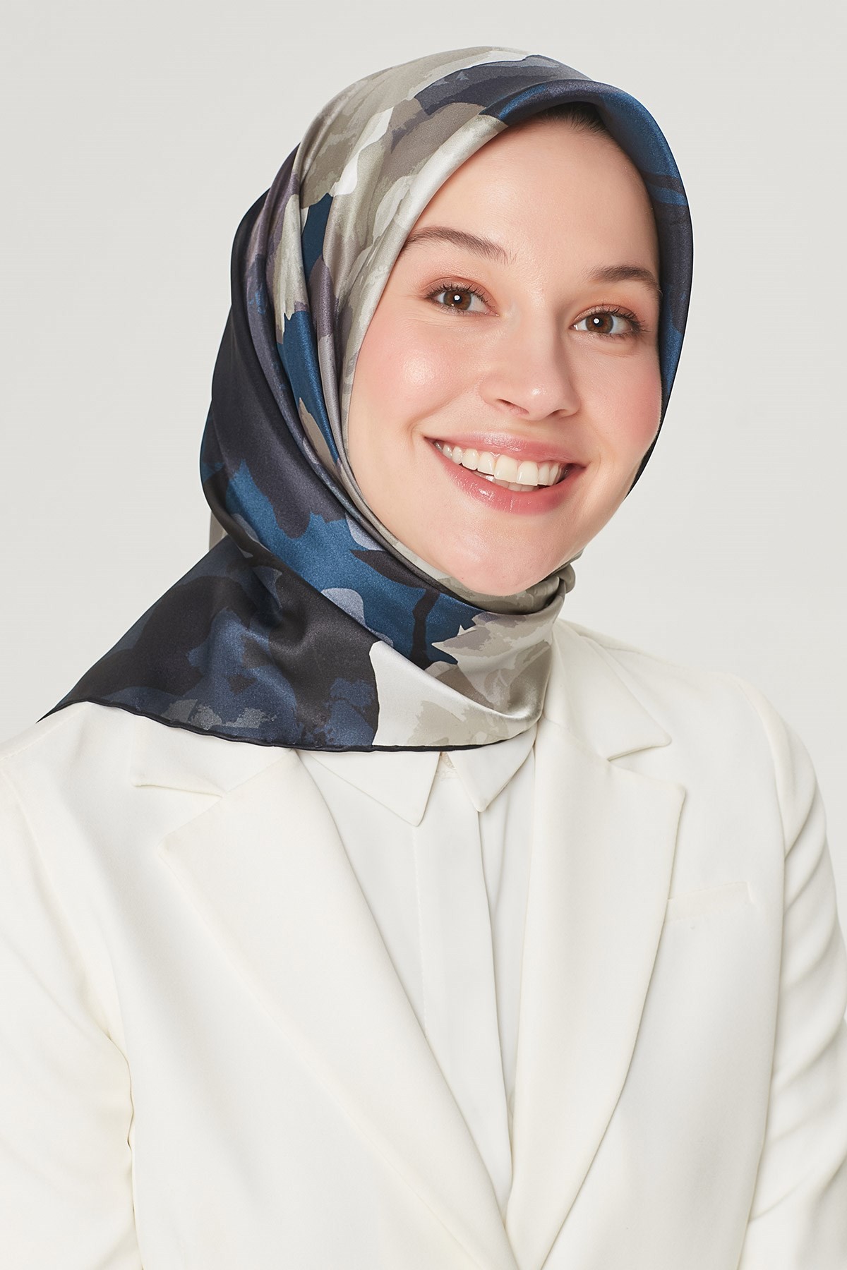 Armine Nostalji Serisi Twill İpek Eşarp 8534D-09