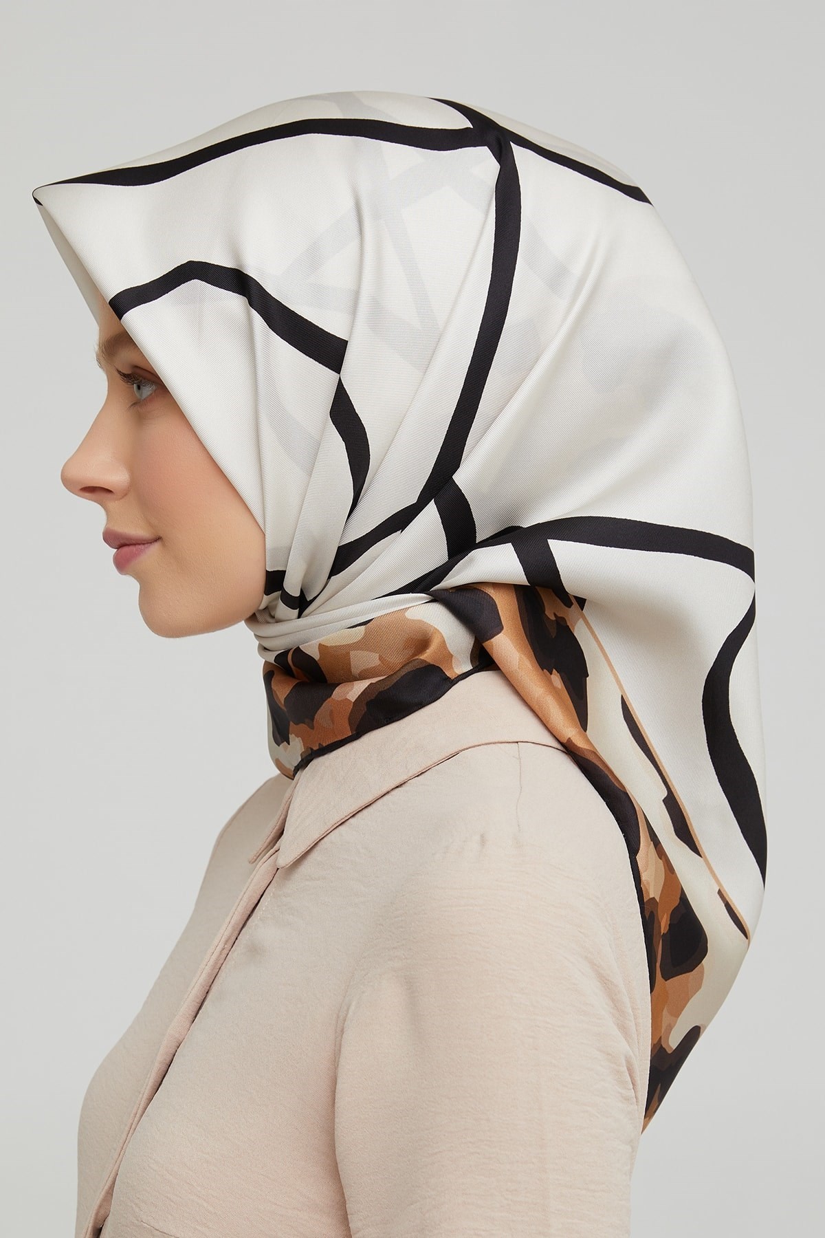 Armine Nostalji Serisi İpek Twill Eşarp 8653D-31