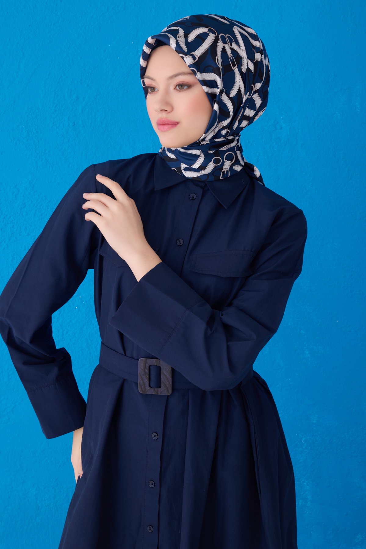 Belli Twill İpek Eşarp 4125D - İNDİGO-KREM