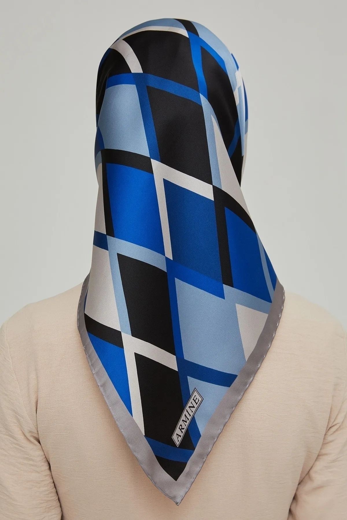 Armine Nostalji Serisi İpek Twill Eşarp 8664D-28