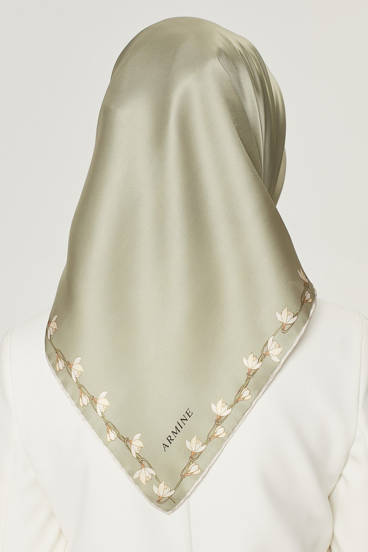 Armine Nostalji Serisi İpek Twill Eşarp 8553D-87