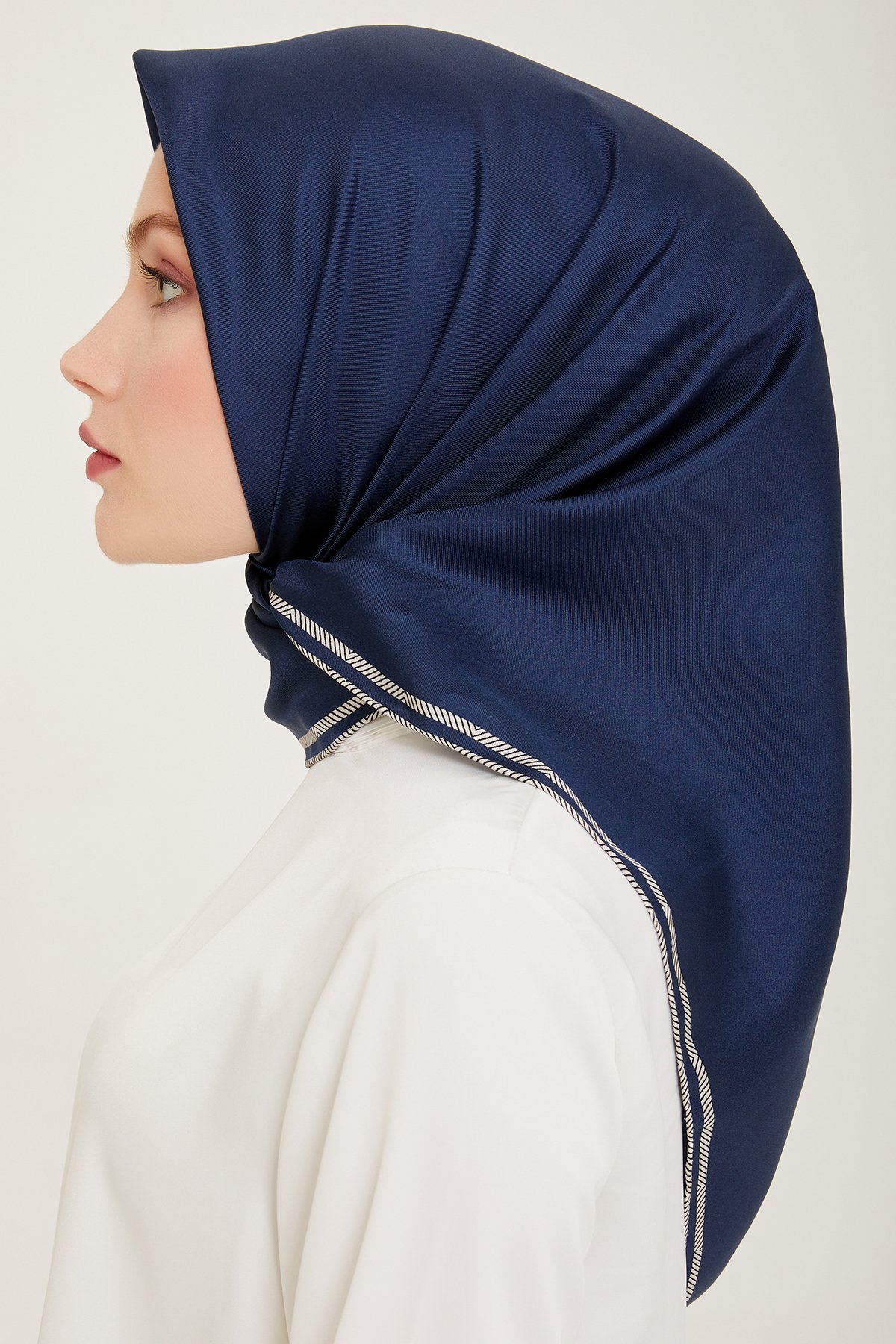 Belli Twill İpek Eşarp 4009D - Lacivert-12