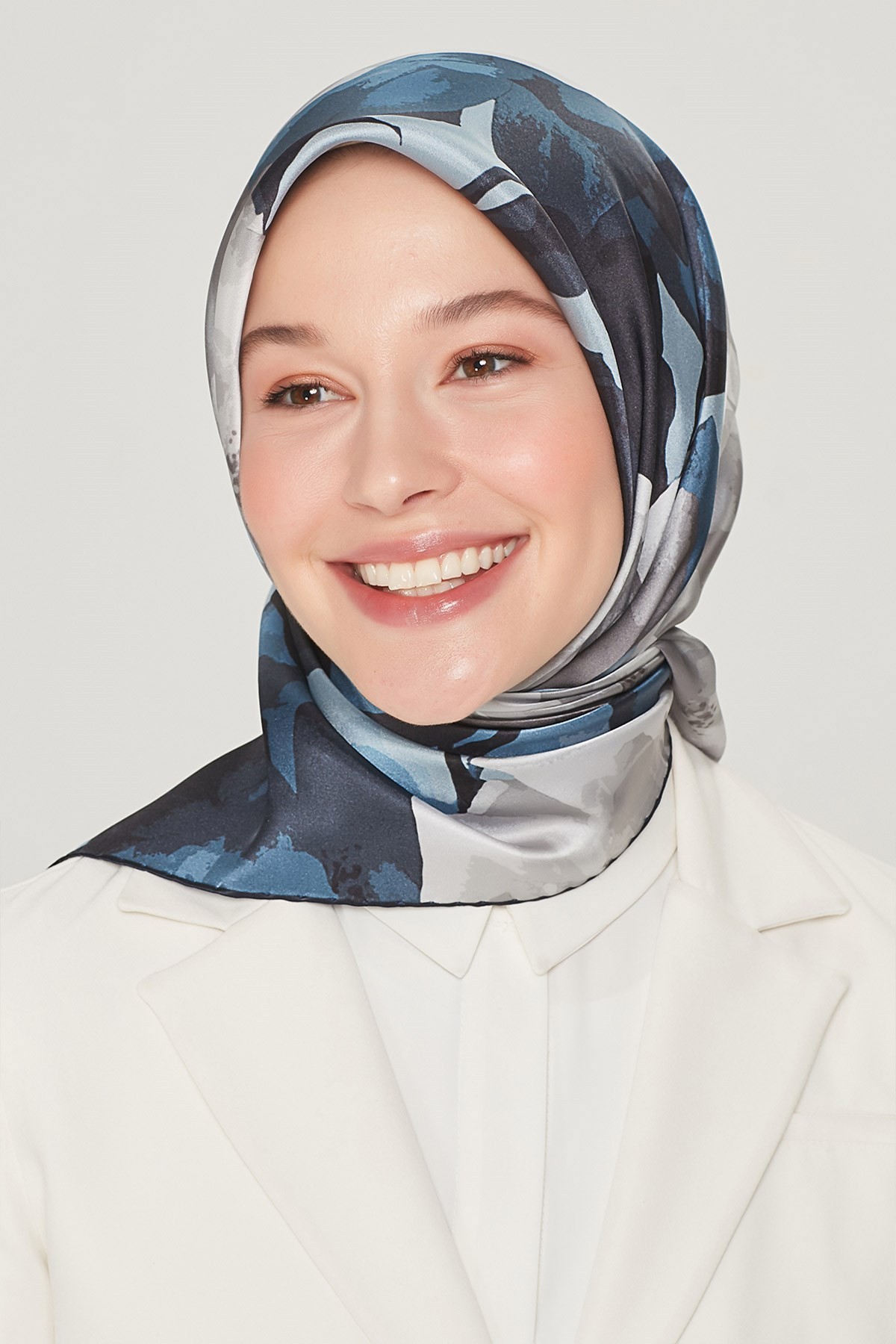 Armine Nostalji Serisi Twill İpek Eşarp 8534D-85