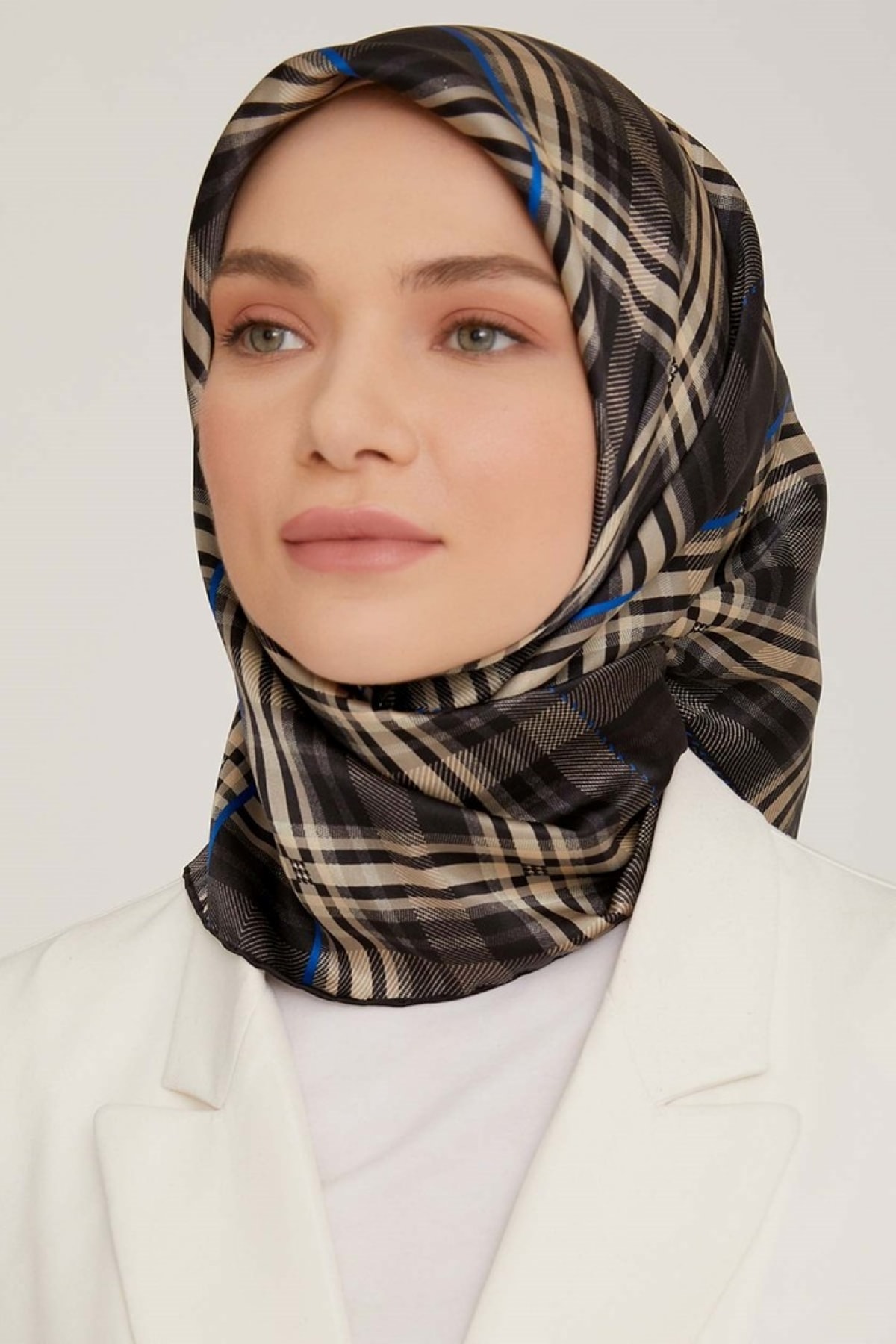 Armine Nostalji Serisi Sura İpek Eşarp 8852DS - 58-Siyah-Mavi