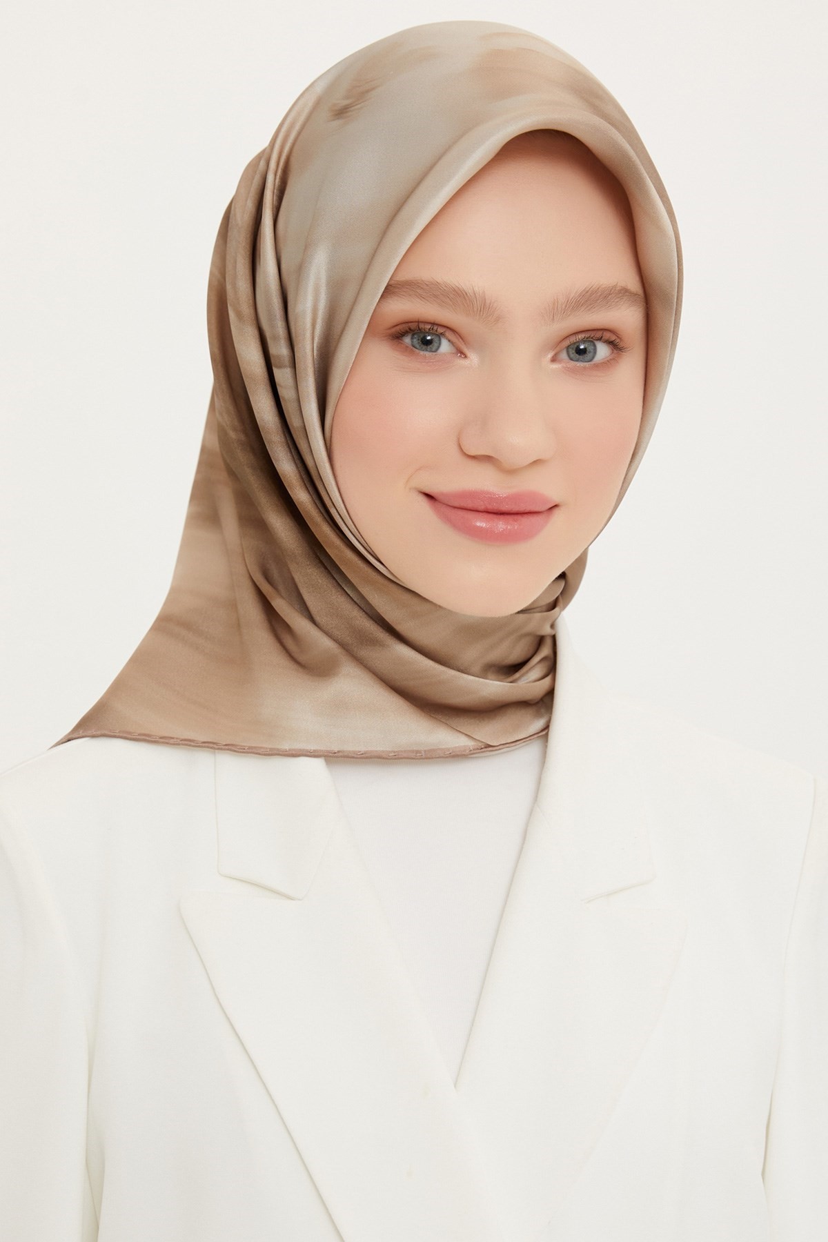 Armine Nostalji Serisi İpek Twill Eşarp 8734D-53