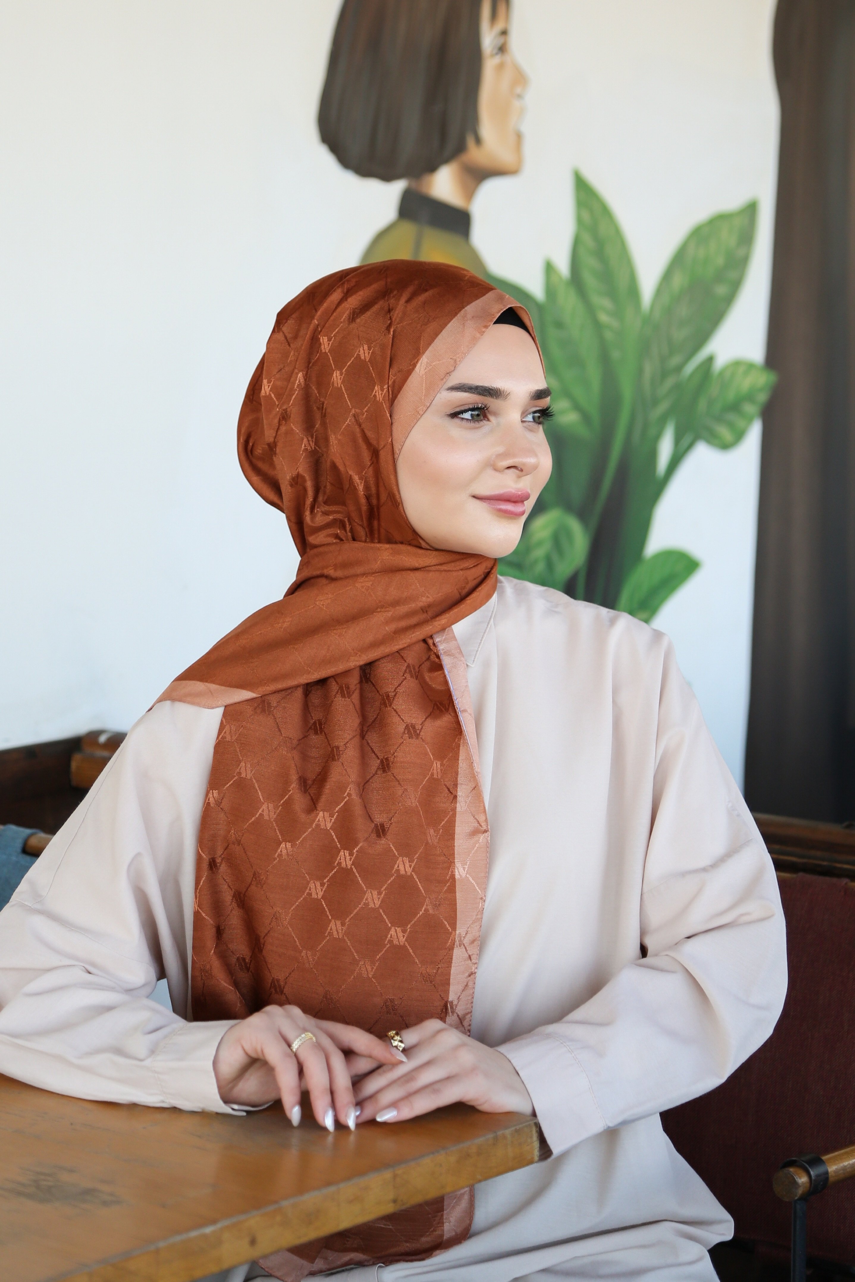 Armine Trend Monogram Şal 2