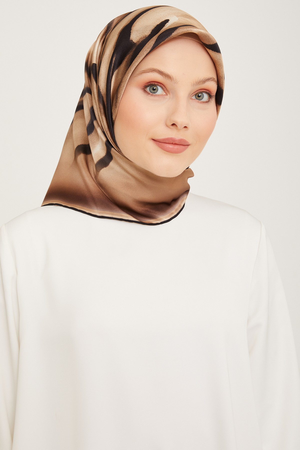Armine Nostalji Serisi Twill İpek Eşarp 9020D-02