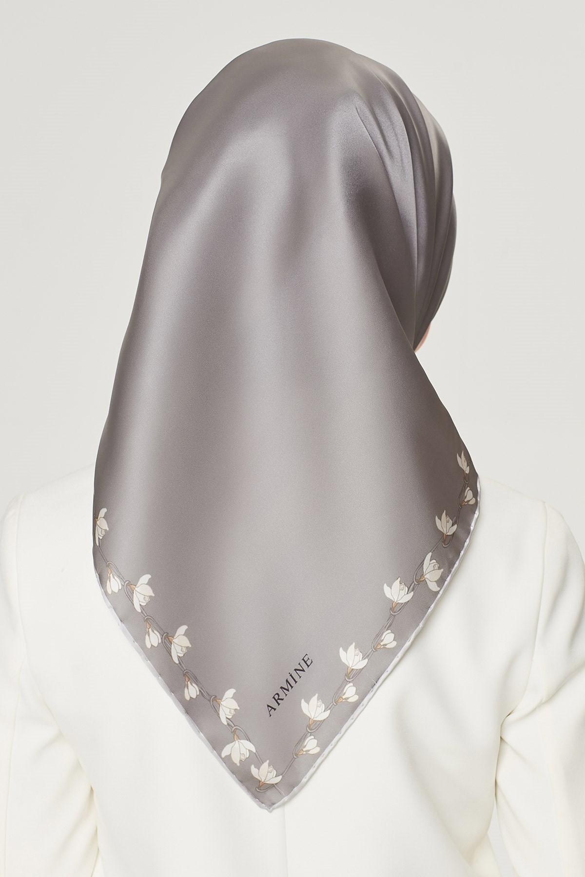 Armine Nostalji Serisi İpek Twill Eşarp 8553D-89