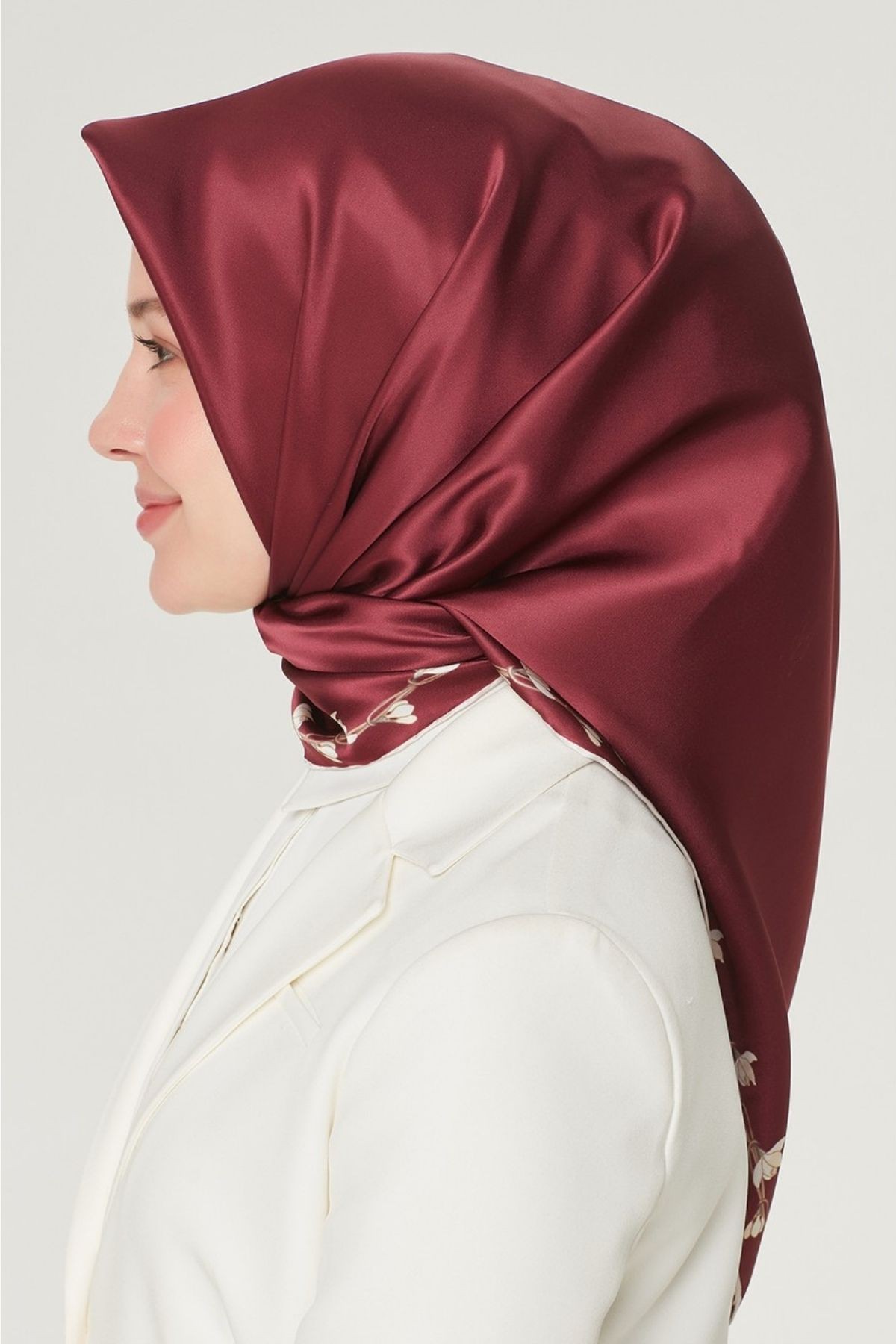 Armine Nostalji Serisi İpek Twill Eşarp 8553D-92
