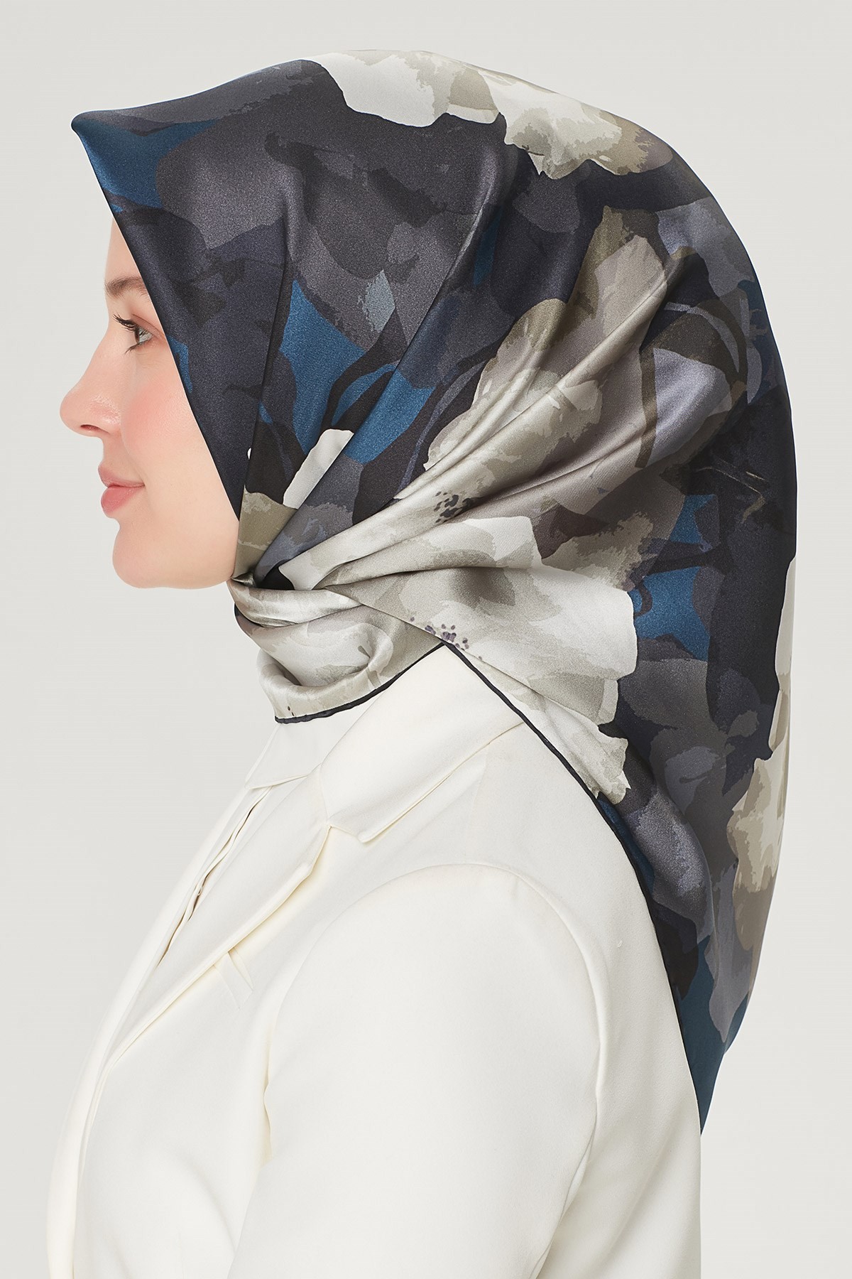 Armine Nostalji Serisi Twill İpek Eşarp 8534D-09