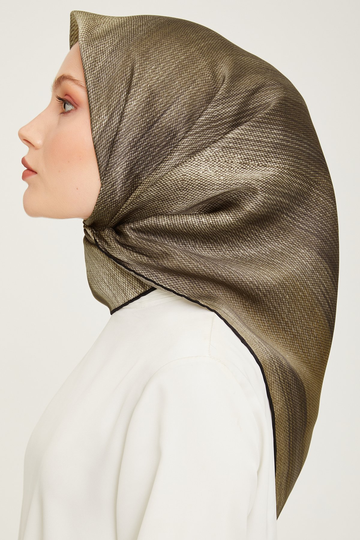 Armine Nostalji Serisi Twill İpek Eşarp 9017D-03
