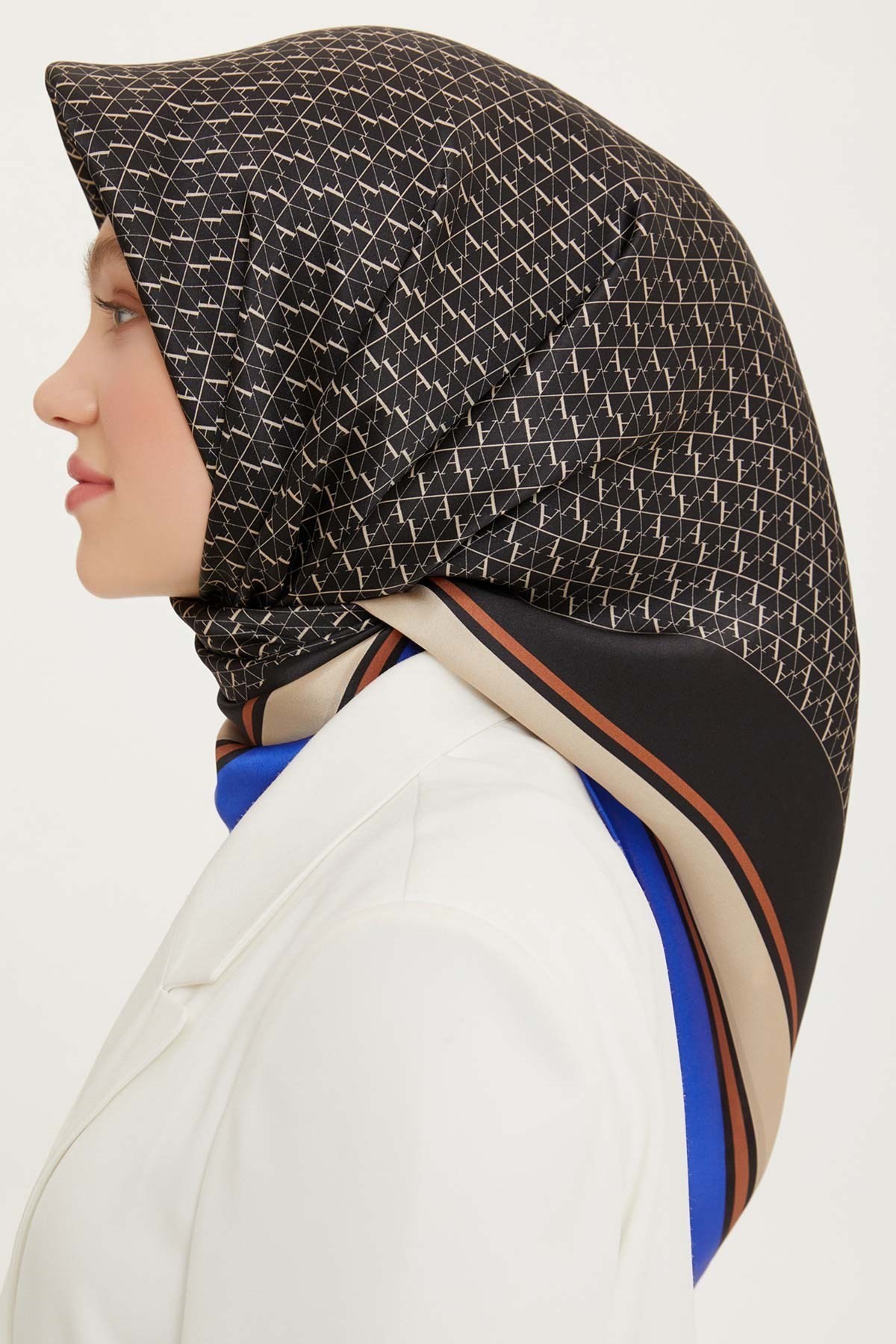 Armine Nostalji Serisi İpek Twill Eşarp 8724D-38