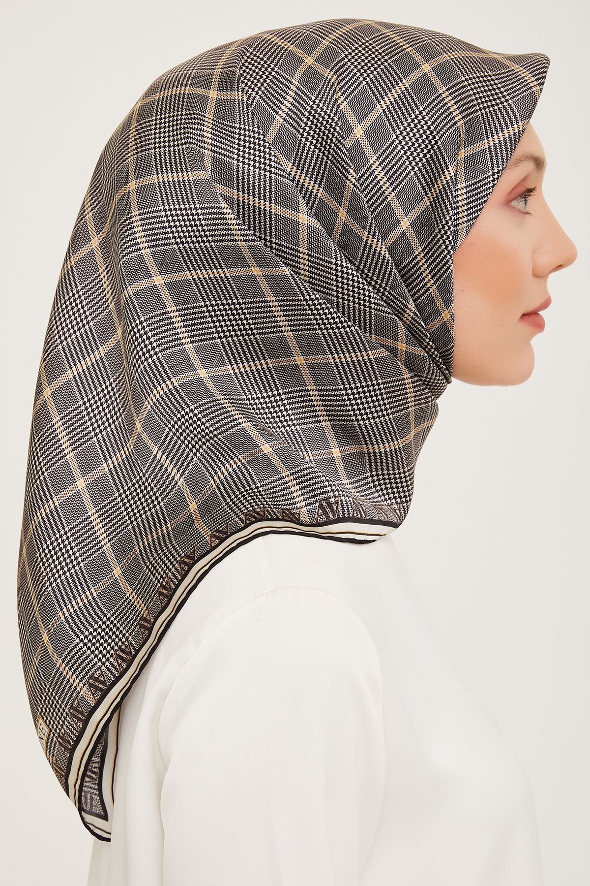 Armine Nostalji Serisi Twill İpek Eşarp 9029D-02