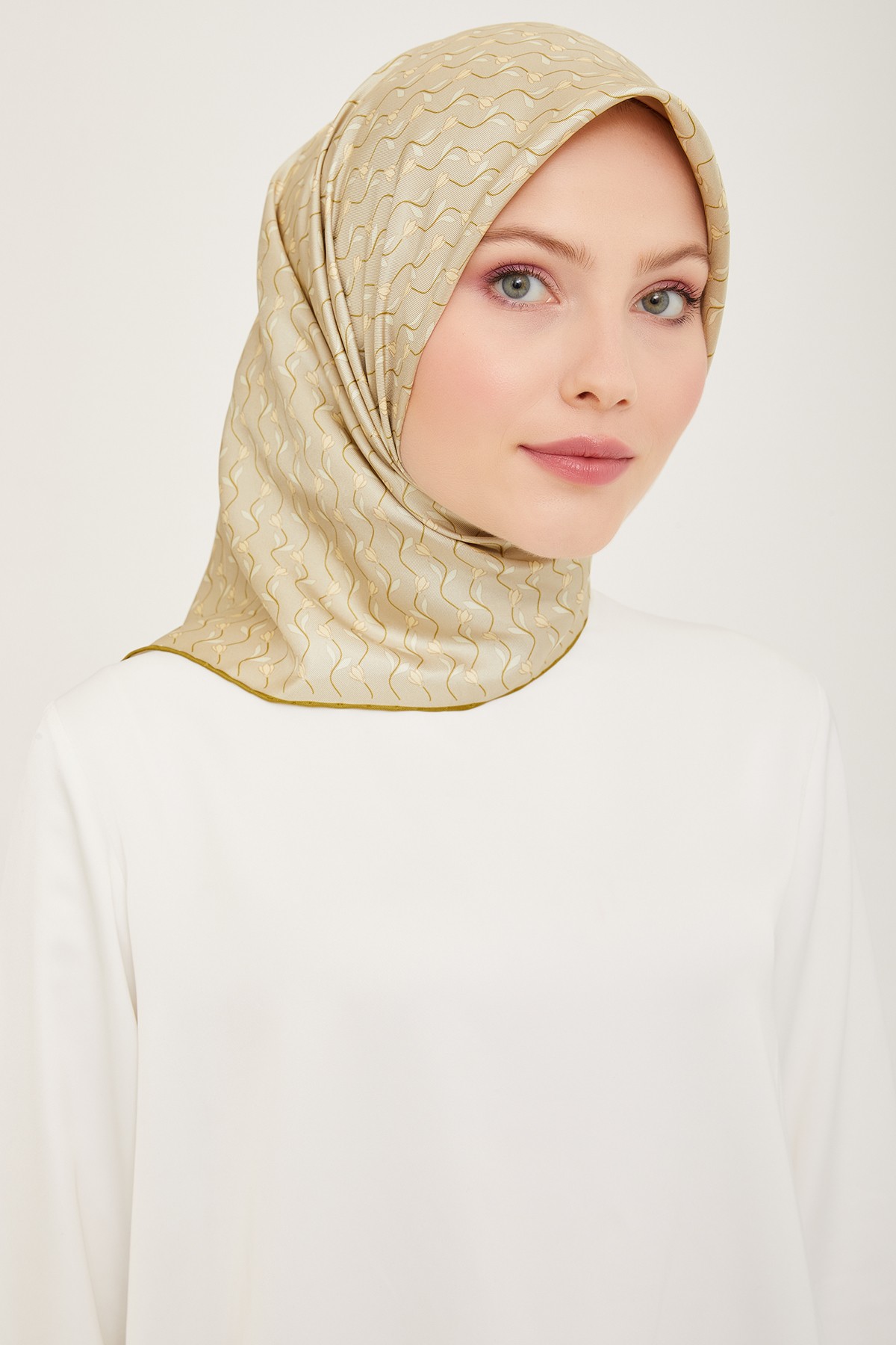 Belli Twill İpek Eşarp 4001D - Bej-Gold-05