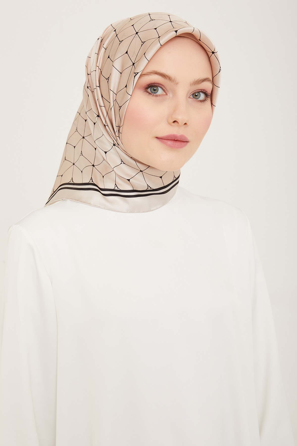 Armine Nostalji Serisi İpek Sura Eşarp 9166DS-80