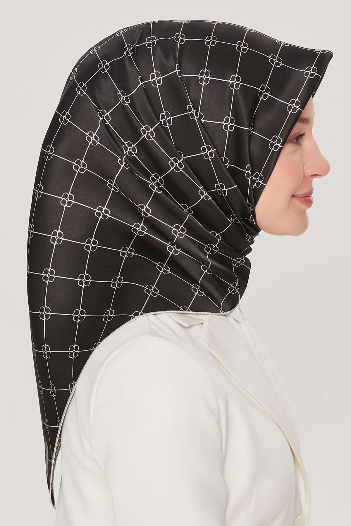 Armine Nostalji Serisi İpek Twill Eşarp 8555D-14
