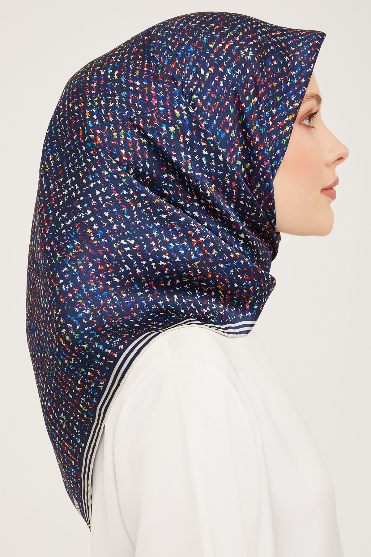 Armine Nostalji Serisi İpek Twill Eşarp 9013D-10