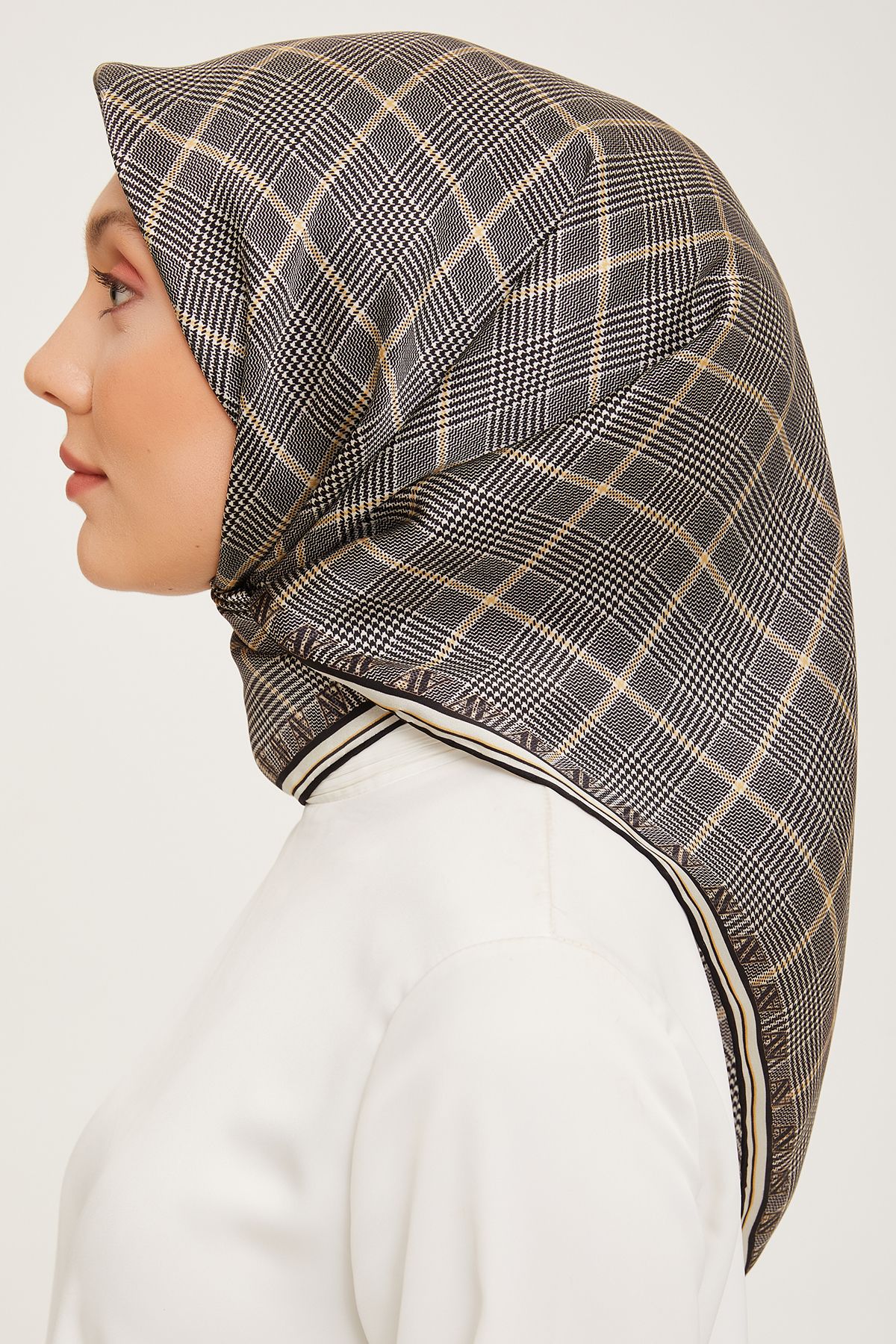 Armine Nostalji Serisi Twill İpek Eşarp 9029D-02