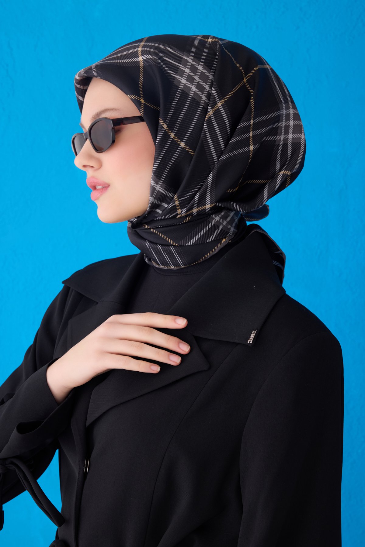 Belli Twill İpek Eşarp 4122D - Siyah-Füme-81