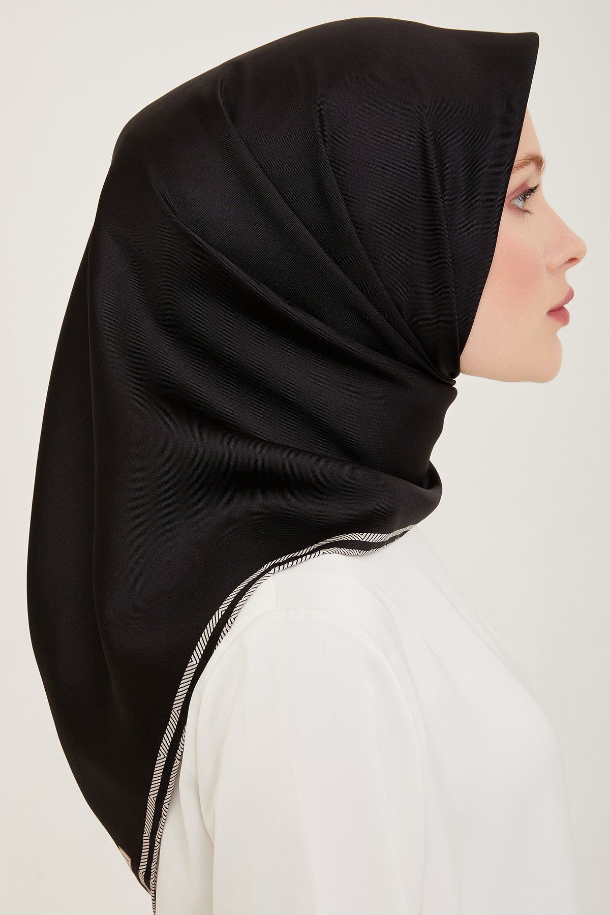 Belli Twill İpek Eşarp 4009D - Siyah-11