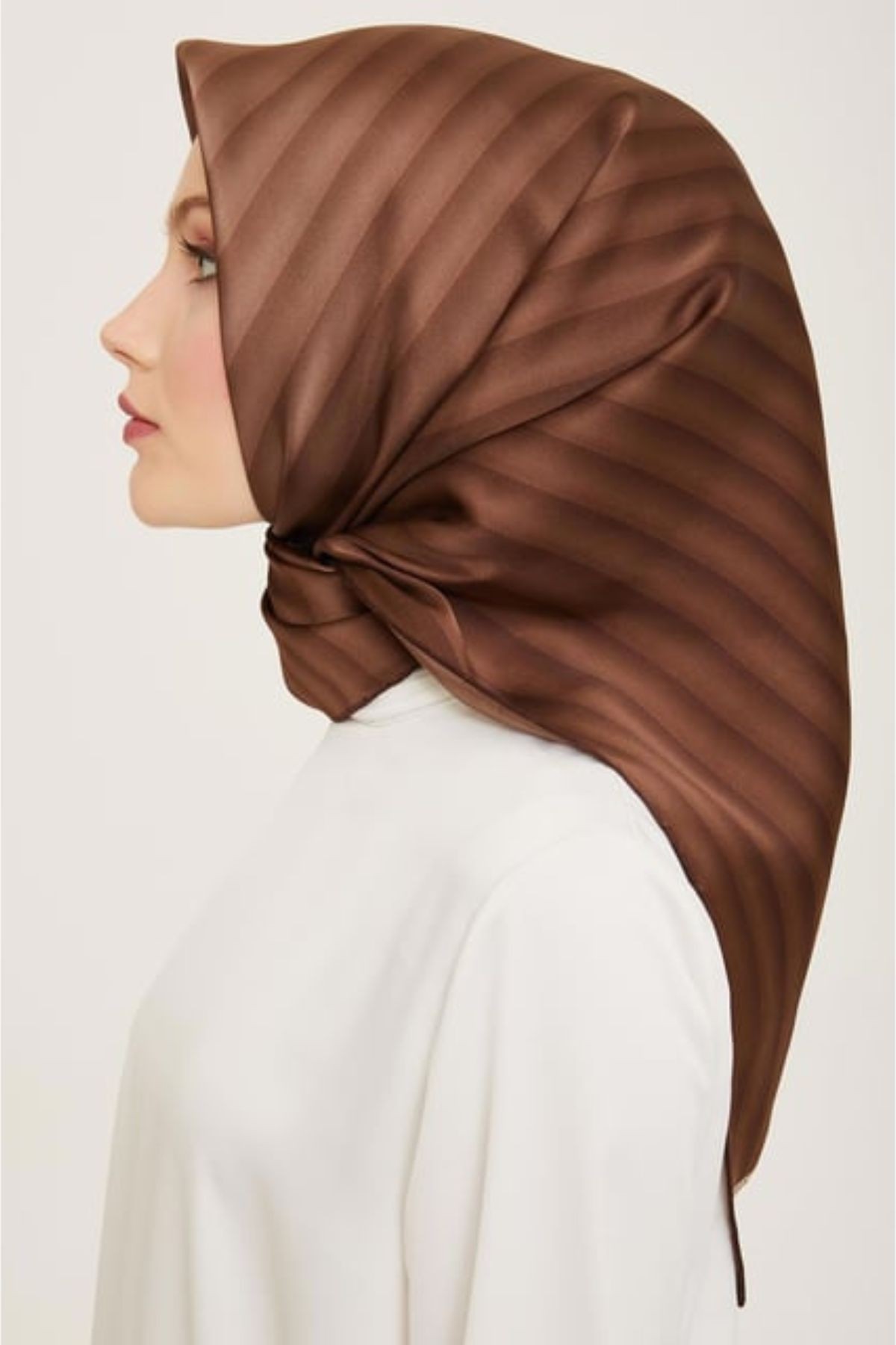 Armine Nostalji Serisi İpek Twill Eşarp 9150D-92