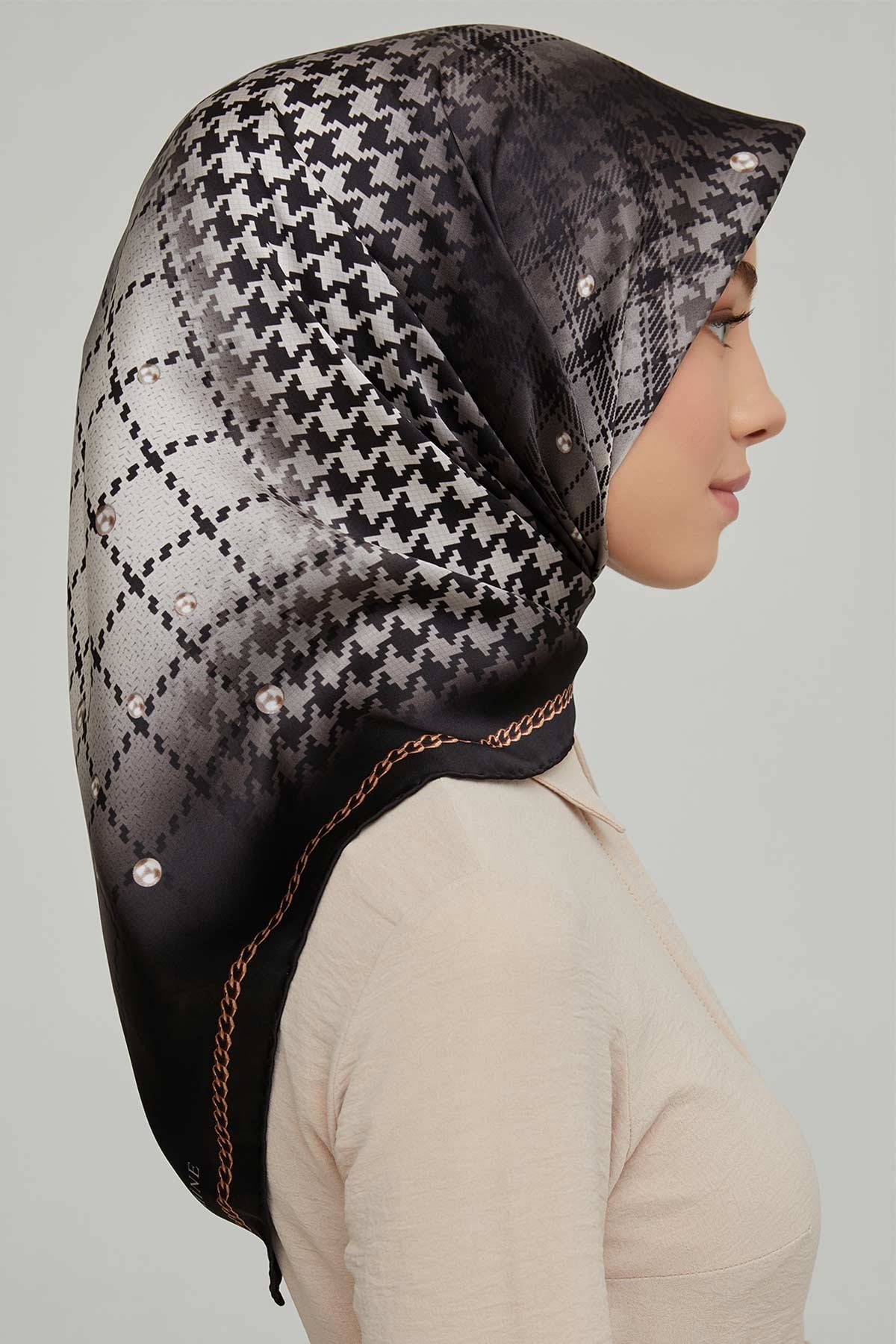 Armine Nostalji Serisi İpek Twill Eşarp 8612D-80