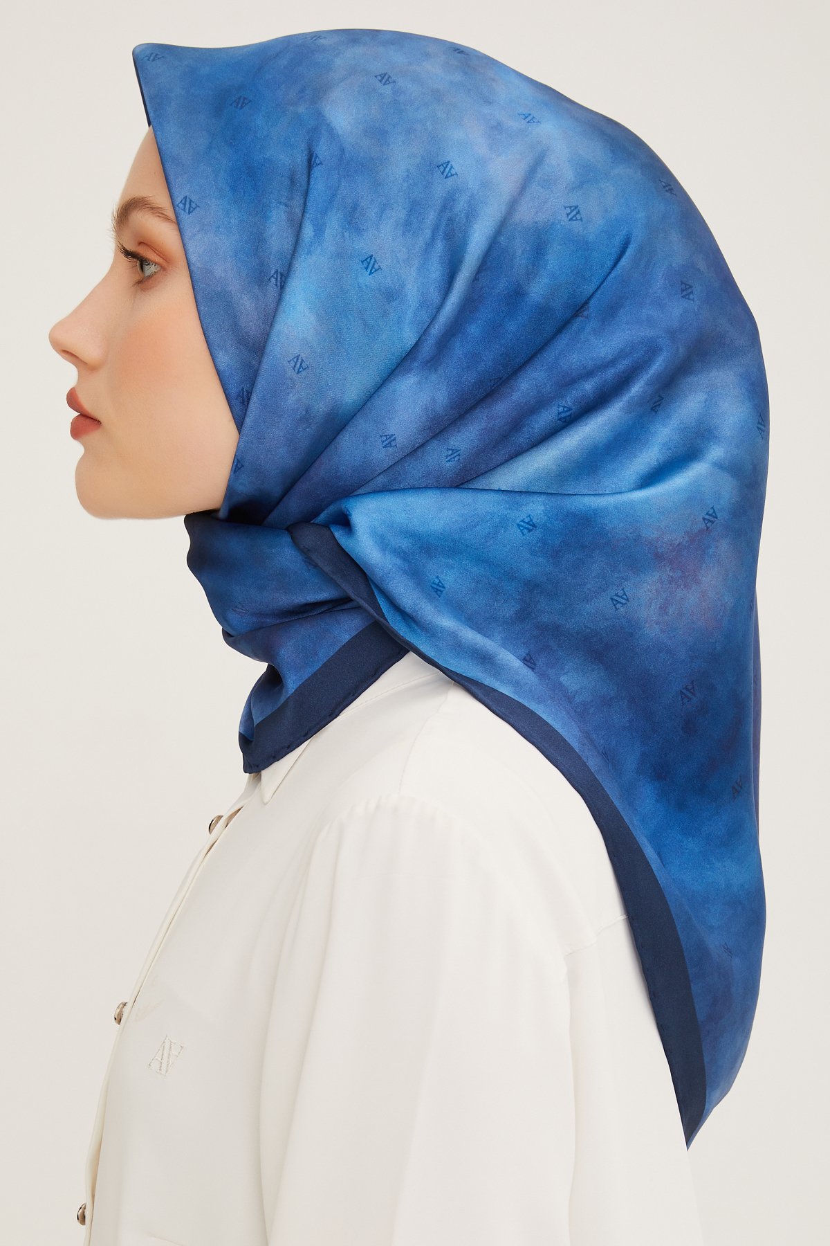 Armine Nostalji Serisi Twill İpek Eşarp 8933D-34 - Lacivert-Gece Mavisi-34