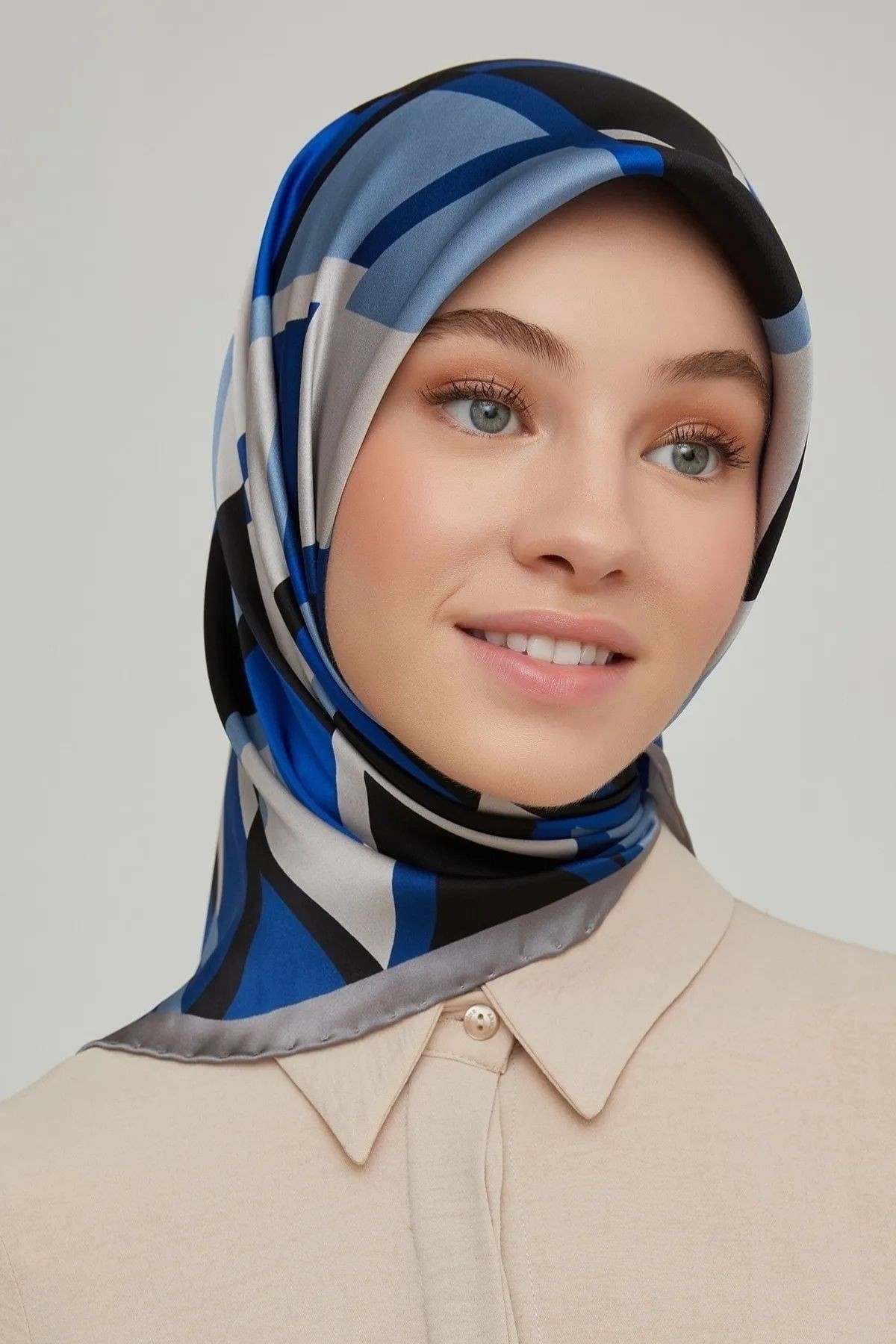 Armine Nostalji Serisi İpek Twill Eşarp 8664D-28