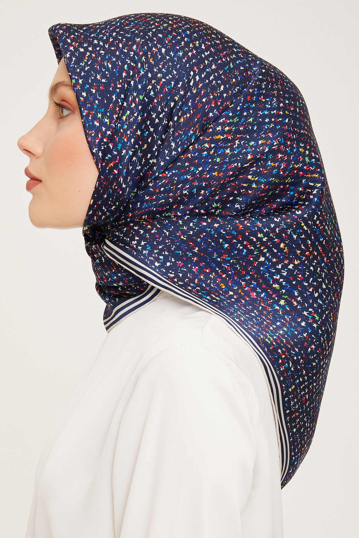 Armine Nostalji Serisi İpek Twill Eşarp 9013D-10