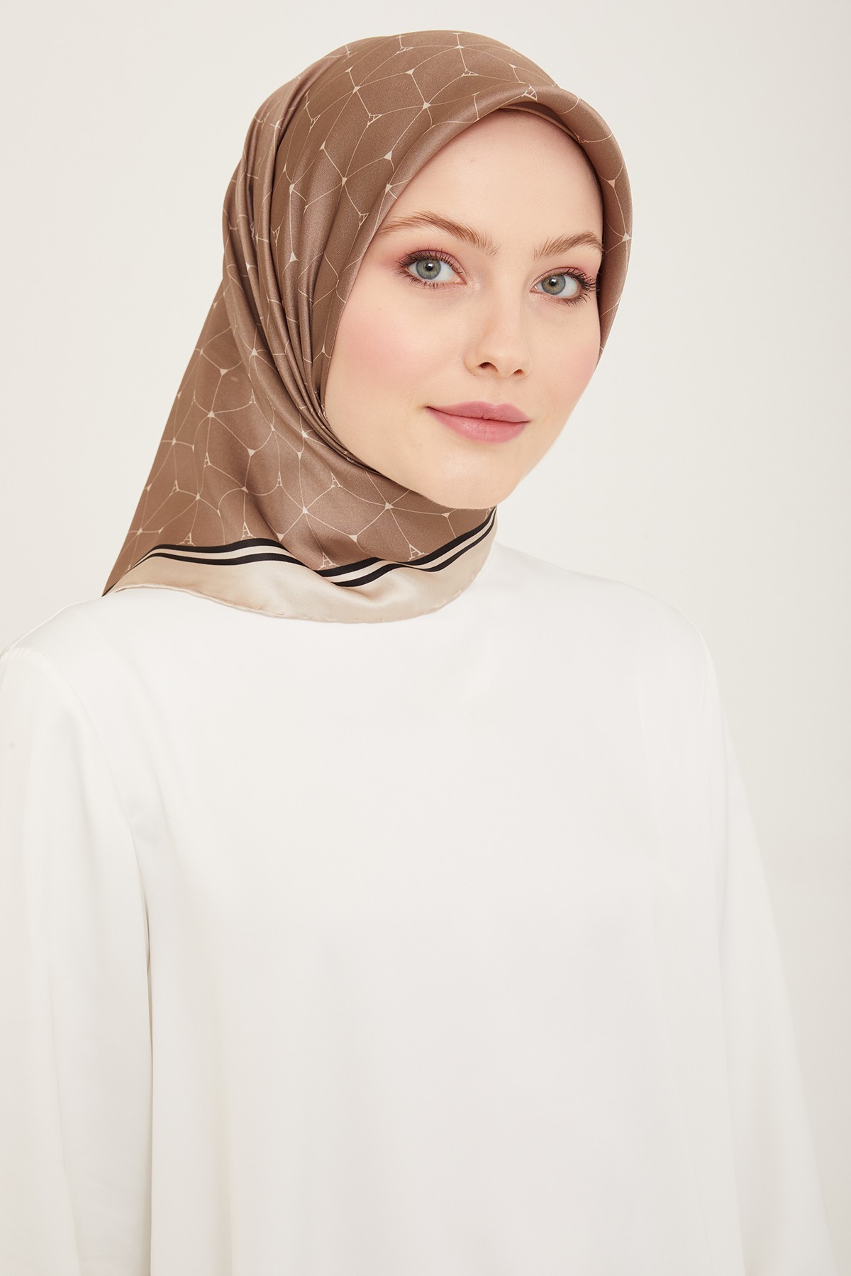 Armine Nostalji Serisi İpek Sura Eşarp 9166DS-32