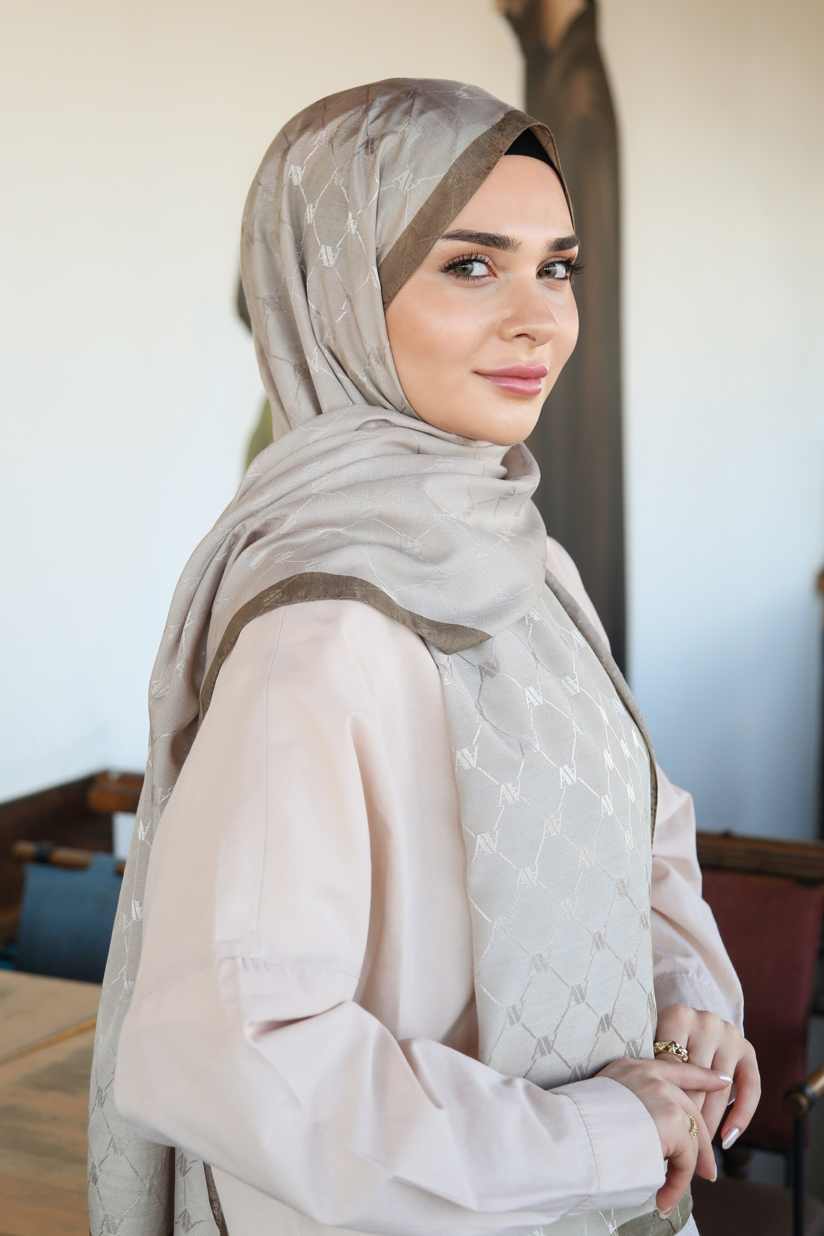 Armine Trend Monogram Şal 2 - Bej-122