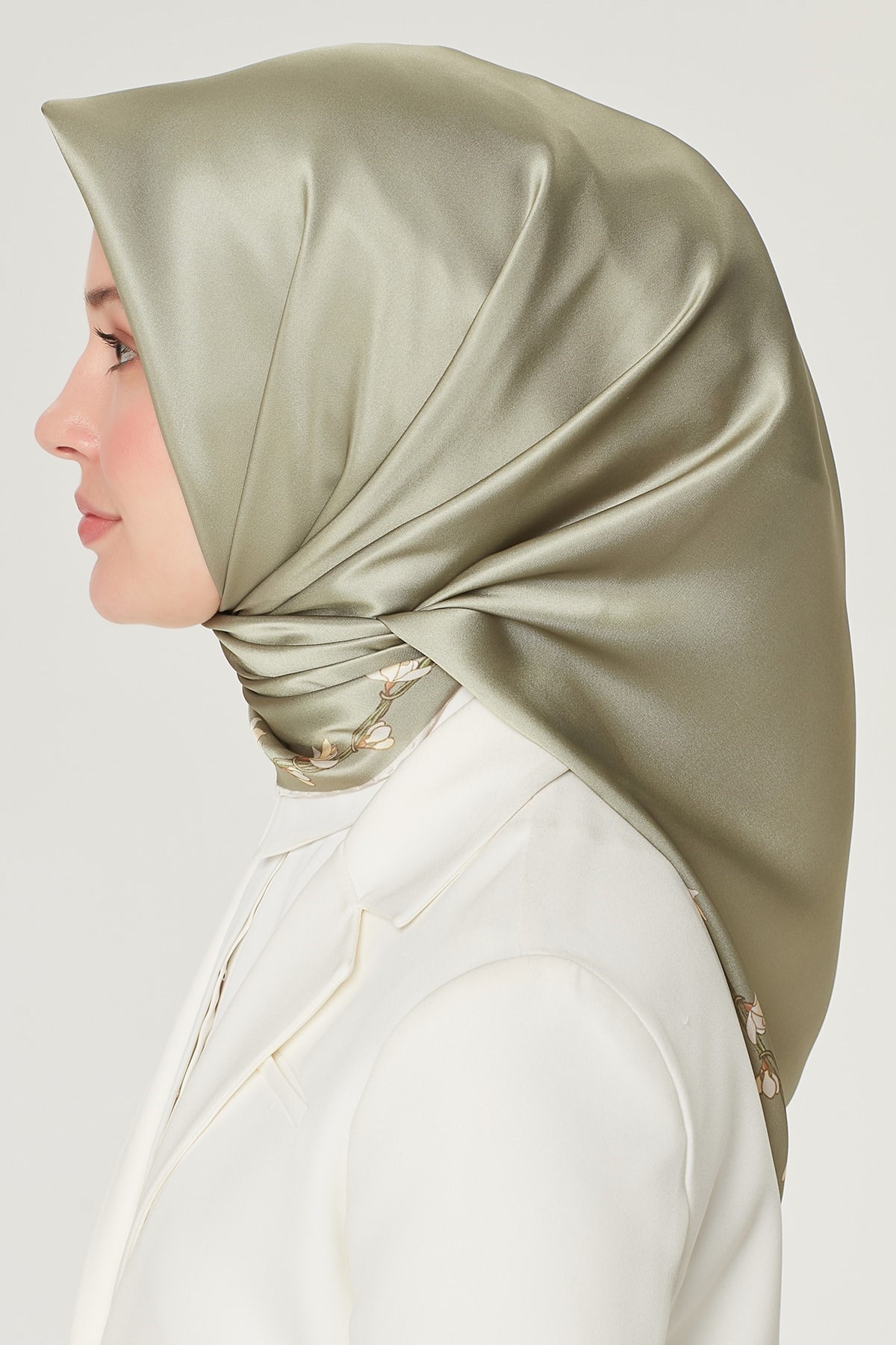 Armine Nostalji Serisi İpek Twill Eşarp 8553D-87