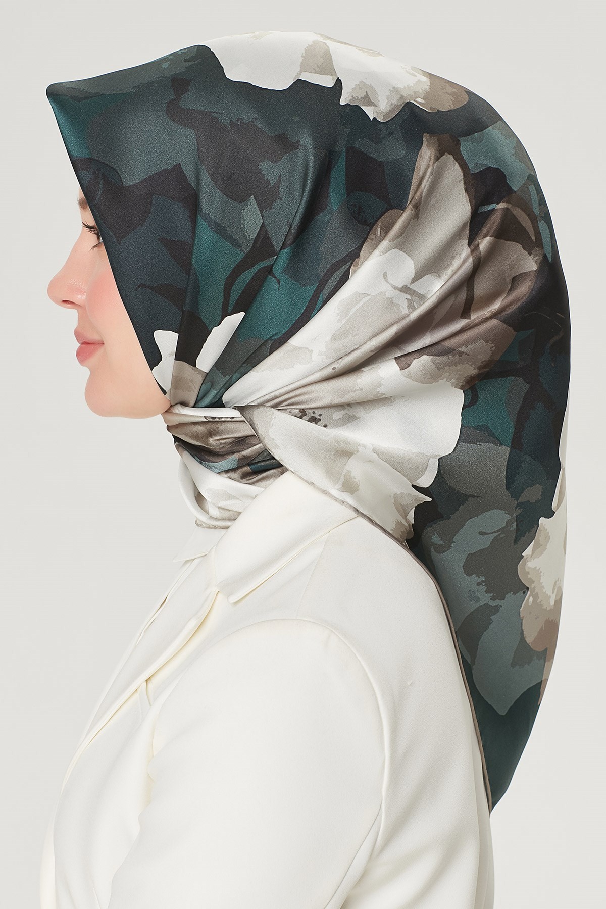 Armine Nostalji Serisi Twill İpek Eşarp 8534D-82