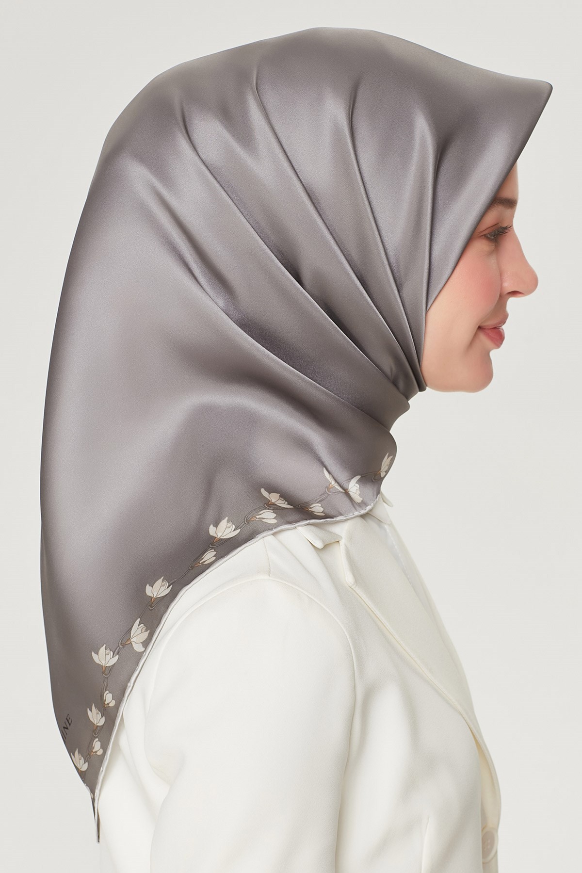 Armine Nostalji Serisi İpek Twill Eşarp 8553D-89